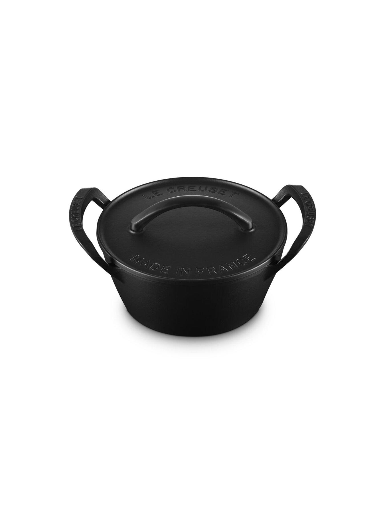 Image 3 of 6 of Le Creuset Le Creuset Cast Iron Bbq Round Casserole 25cm Satin Black