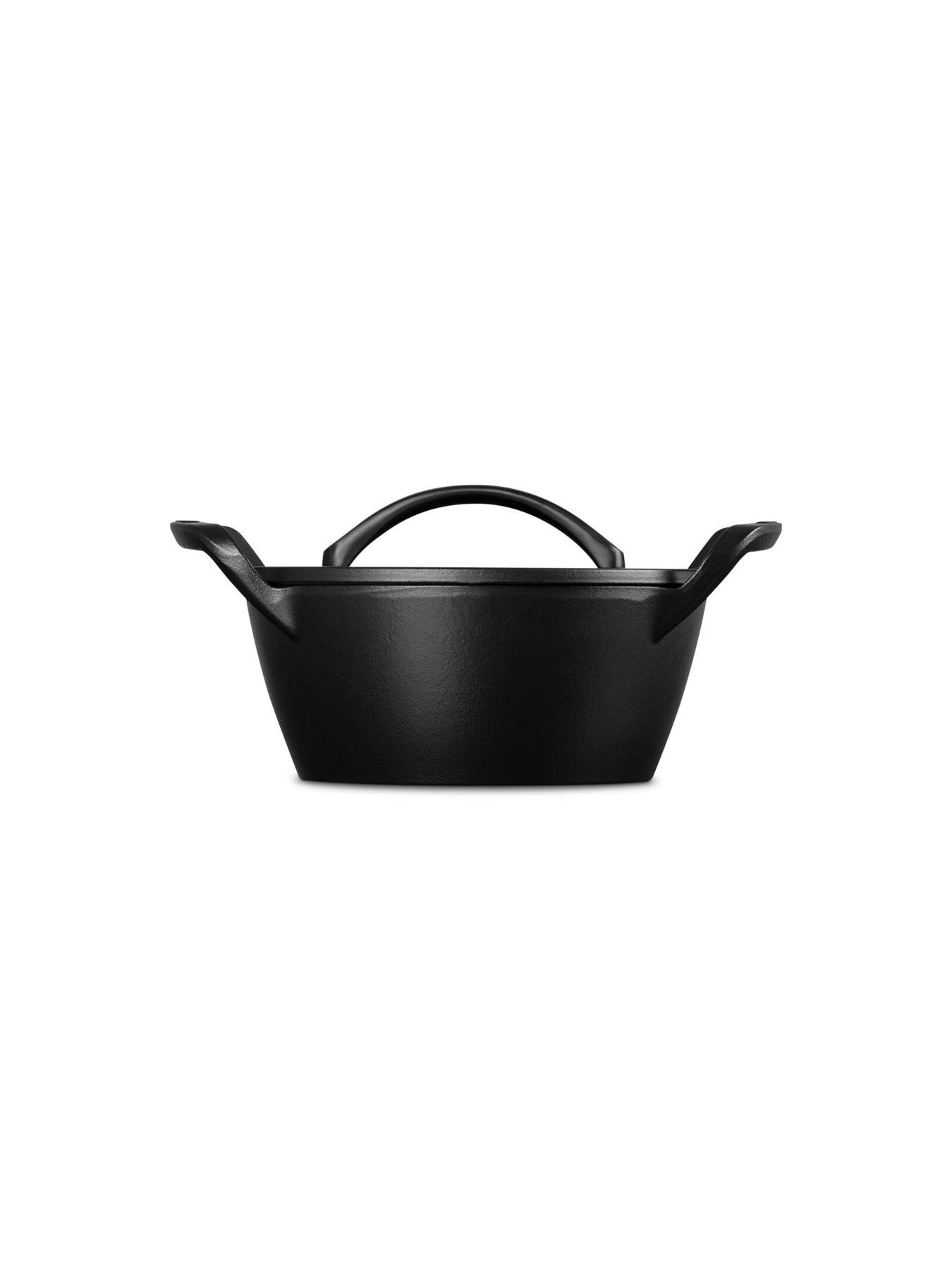Image 4 of 6 of Le Creuset Le Creuset Cast Iron Bbq Round Casserole 25cm Satin Black