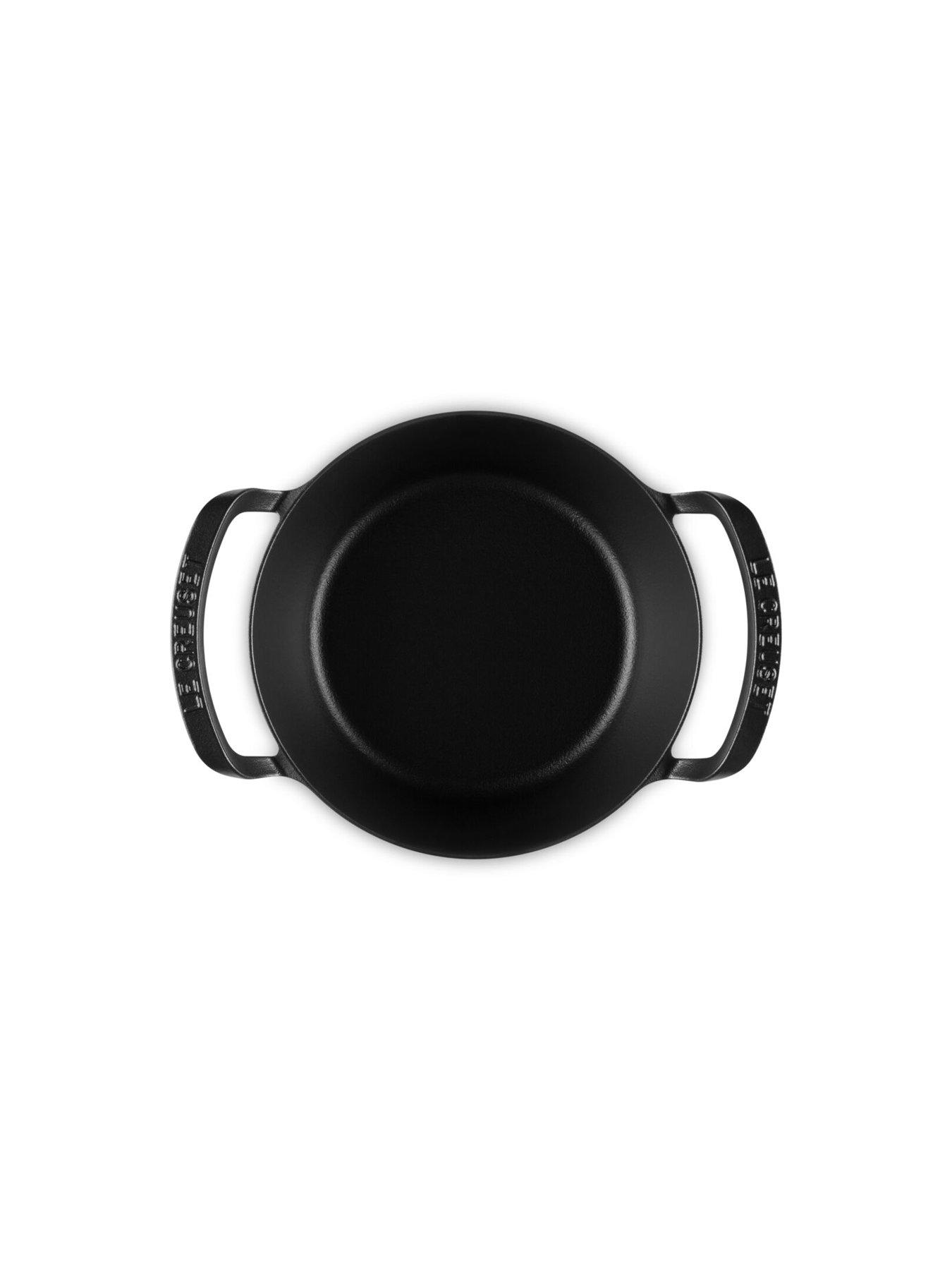 Image 5 of 6 of Le Creuset Le Creuset Cast Iron Bbq Round Casserole 25cm Satin Black