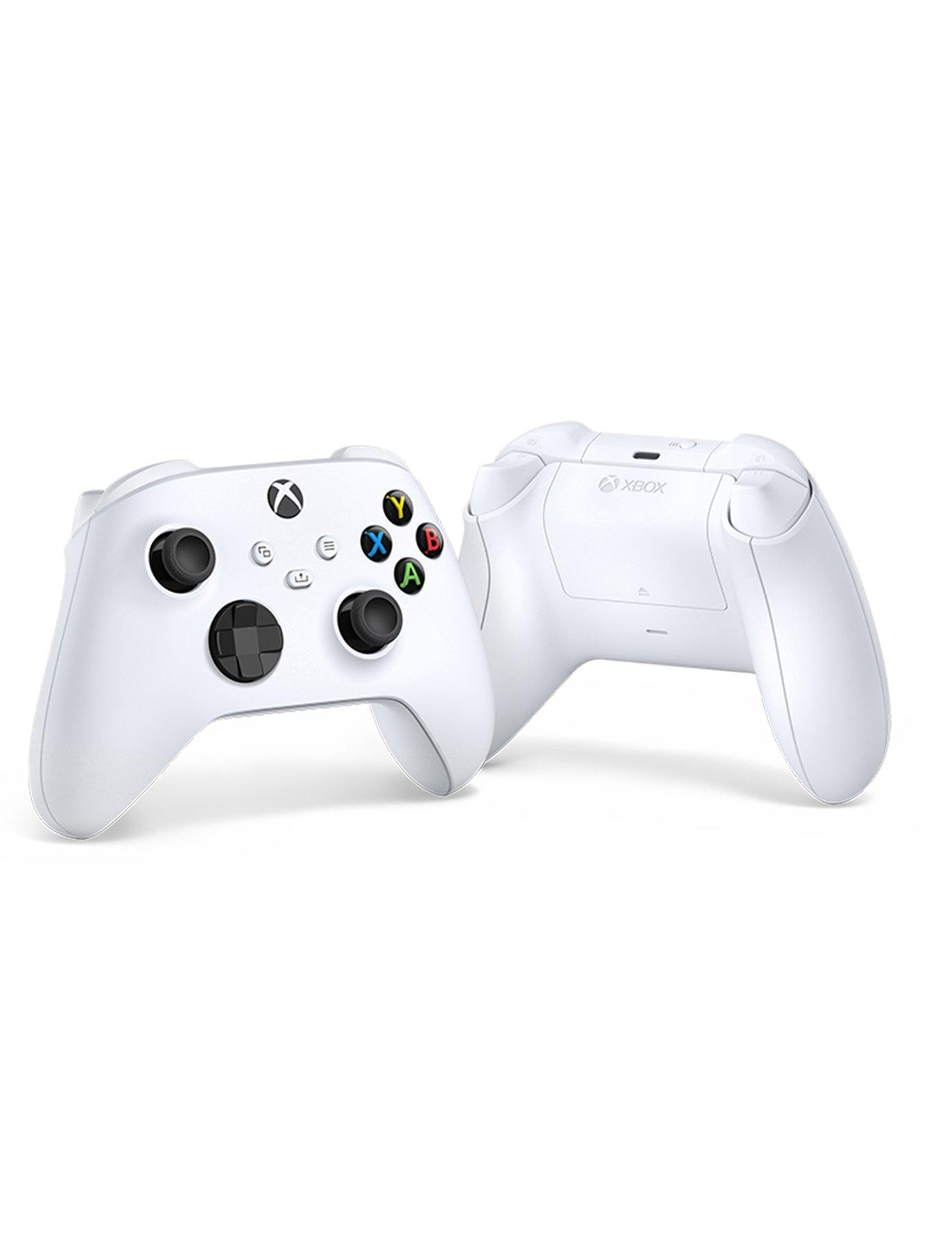 Image 3 of 8 of Xbox Wireless Controller &ndash; for Xbox Series X|S, Xbox One, and Windows 10 Devices