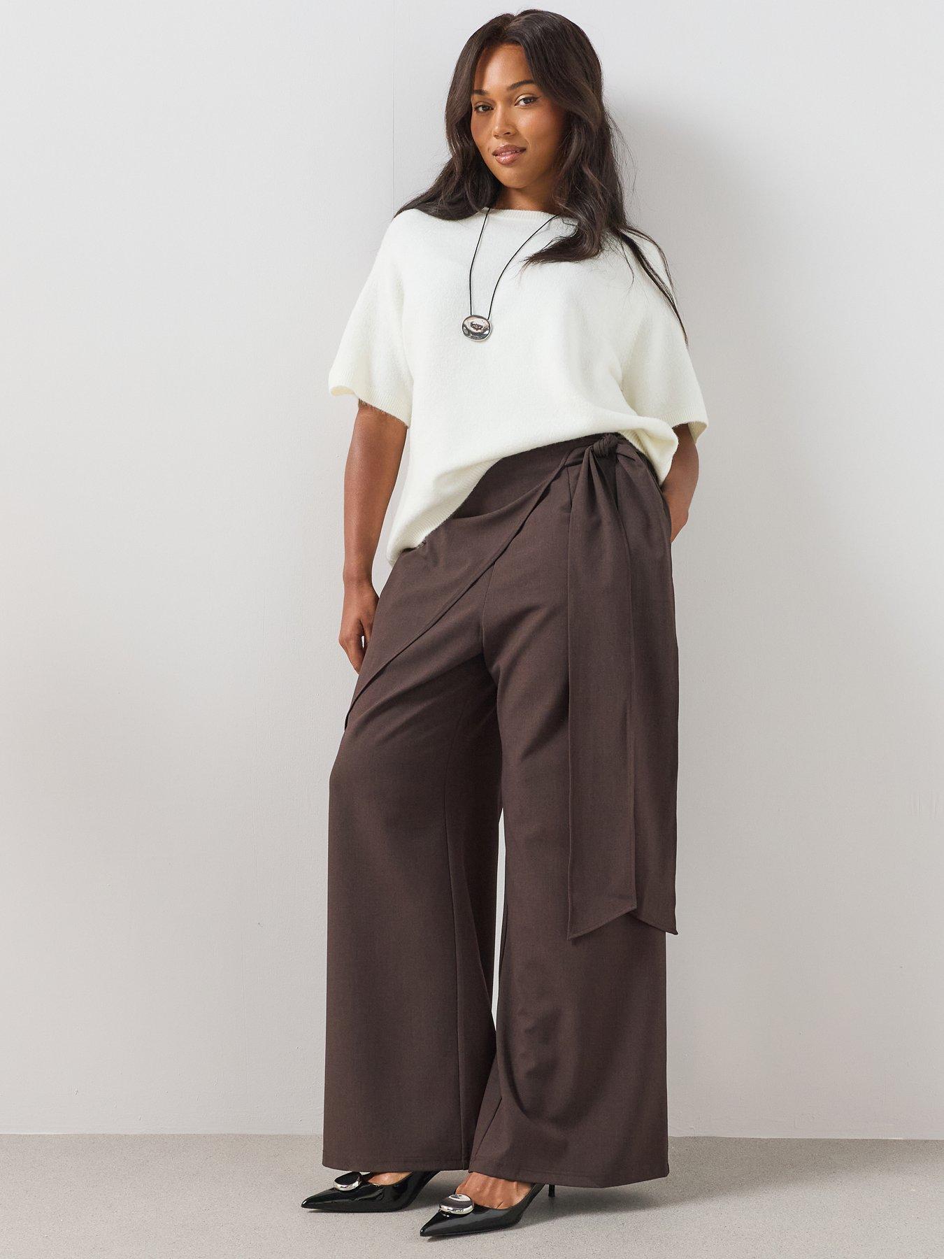 Image 3 of 6 of The Very Collection Curve Short Sleeve Knitted Jumper - Ivory