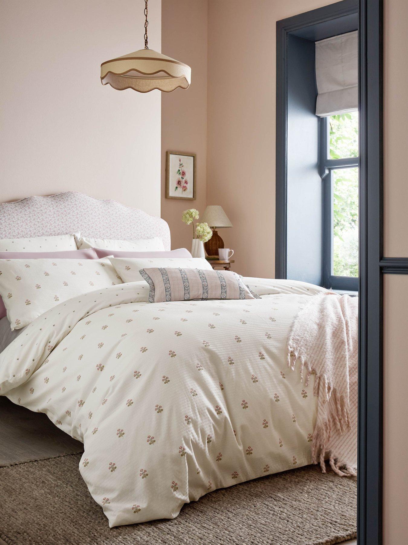 Laura Ashley Harthill Daisy 100% Cotton Standard Pillowcase Pair 50cm x 75cm Pink