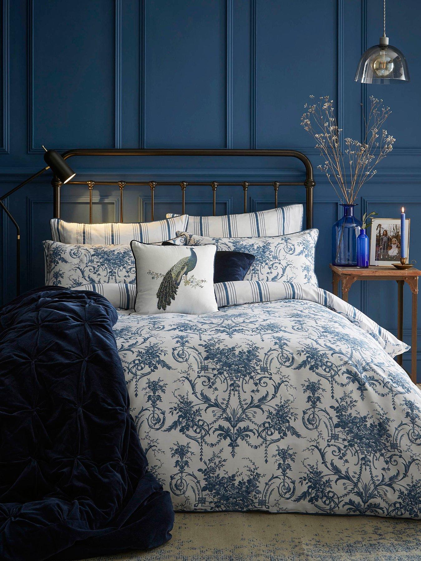 Laura Ashley Tuileries Quilt Set Midnight