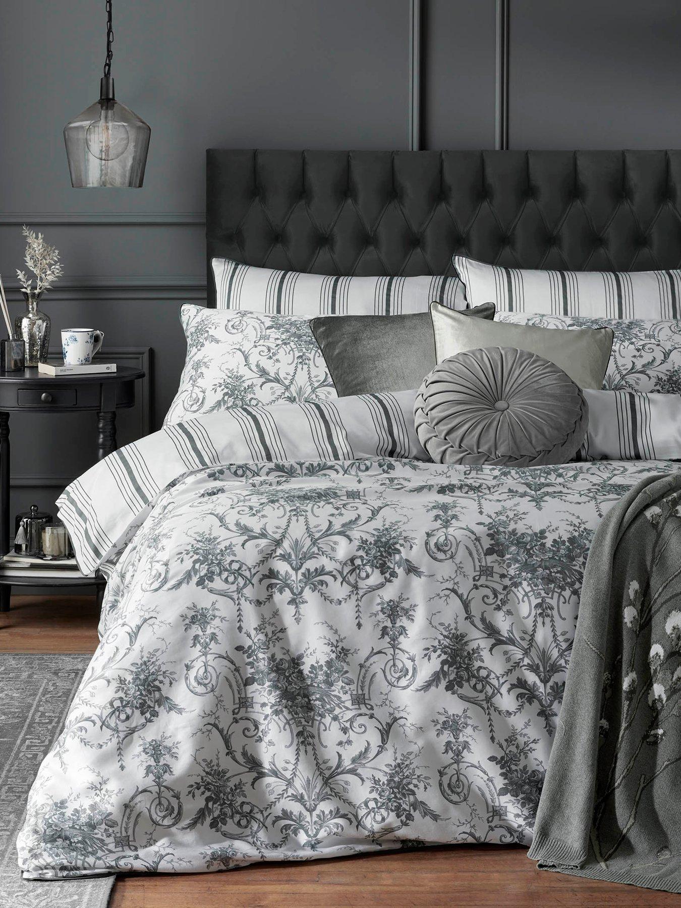 Laura Ashley Tuileries 100% Cotton Quilt Set Charcoal