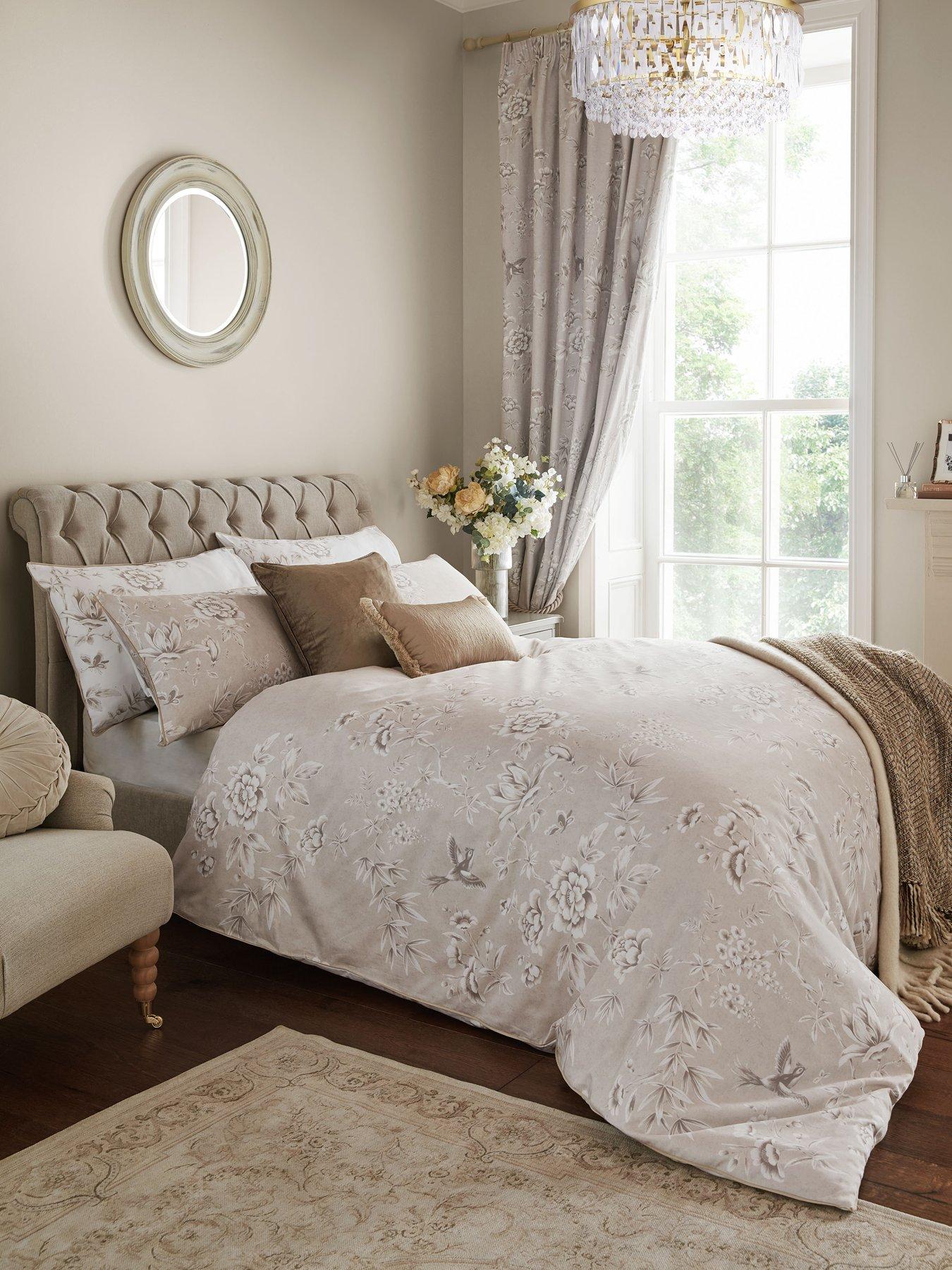 Laura Ashley Rowsham Garden Quilt Set Natural