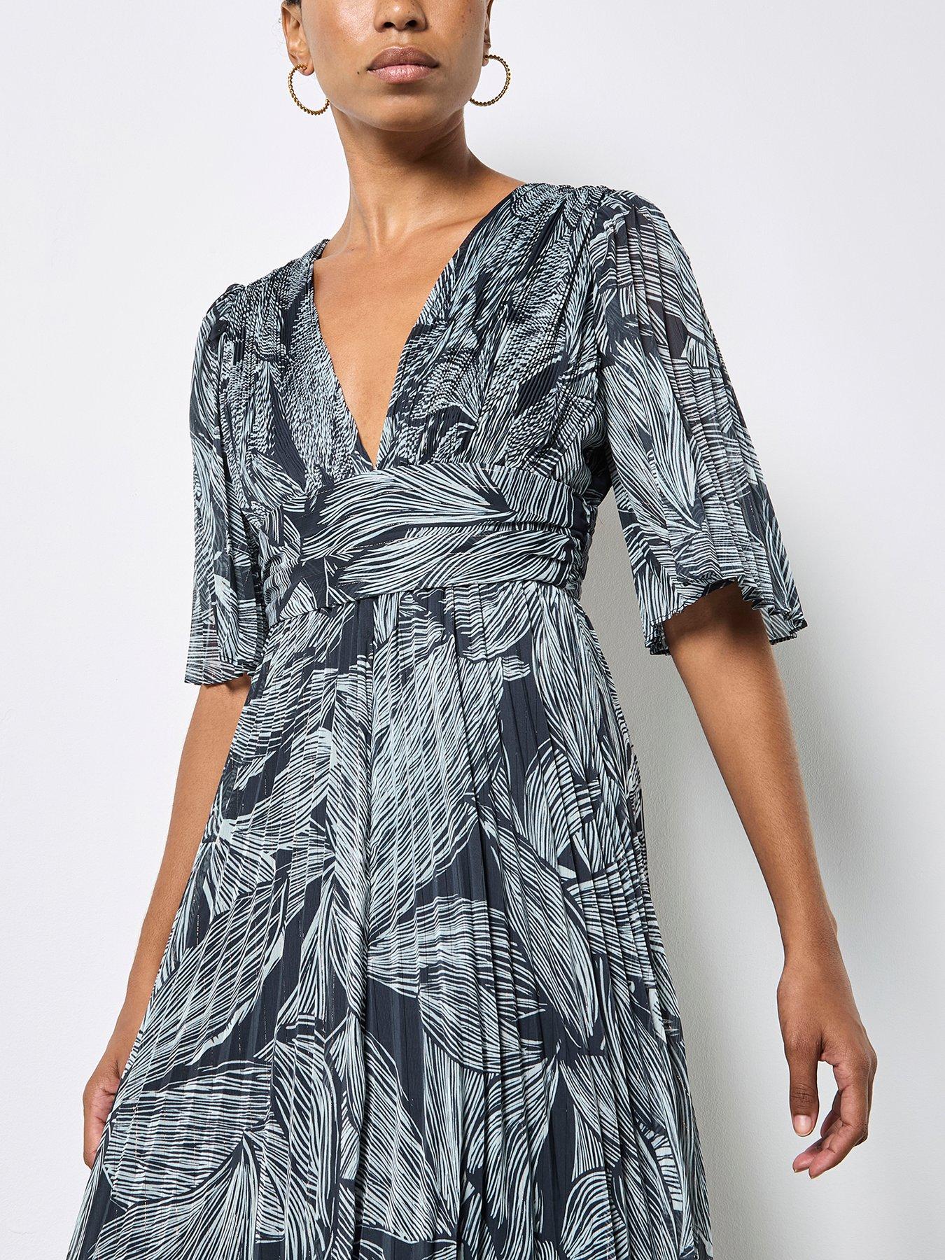 Apricot Apricot Floral Chiffon Pleat Maxi Drss