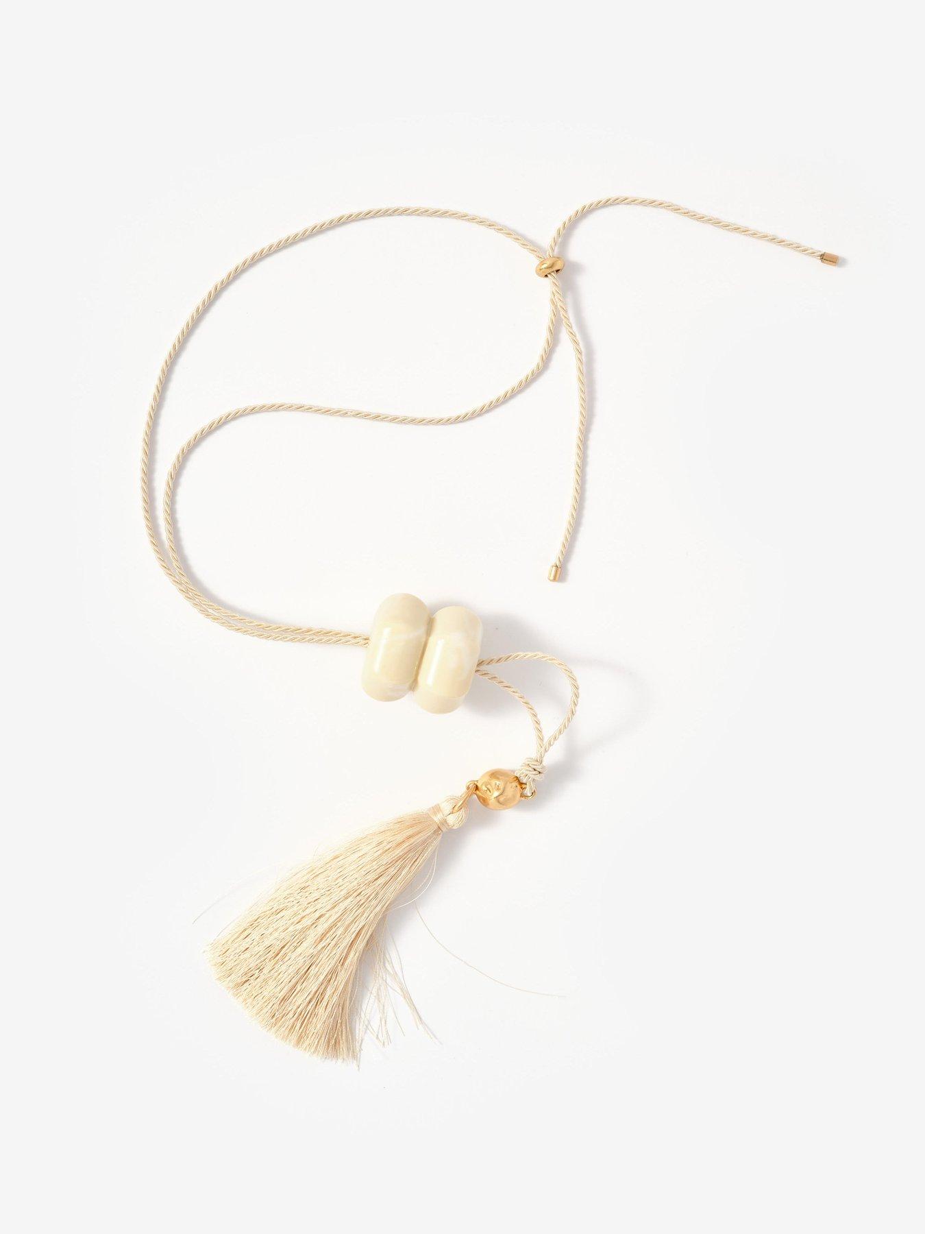 mint-velvet-cream-resin-tassel-pendantoutfit