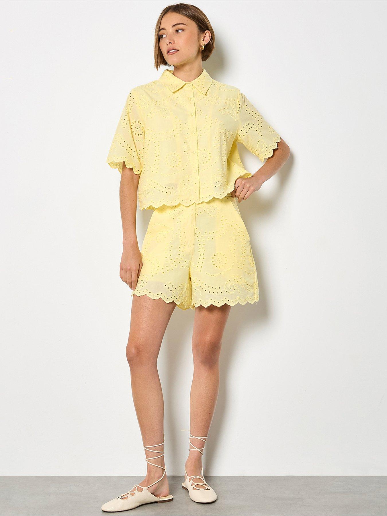 Apricot Apricot Scallop Edge Embroider Shorts