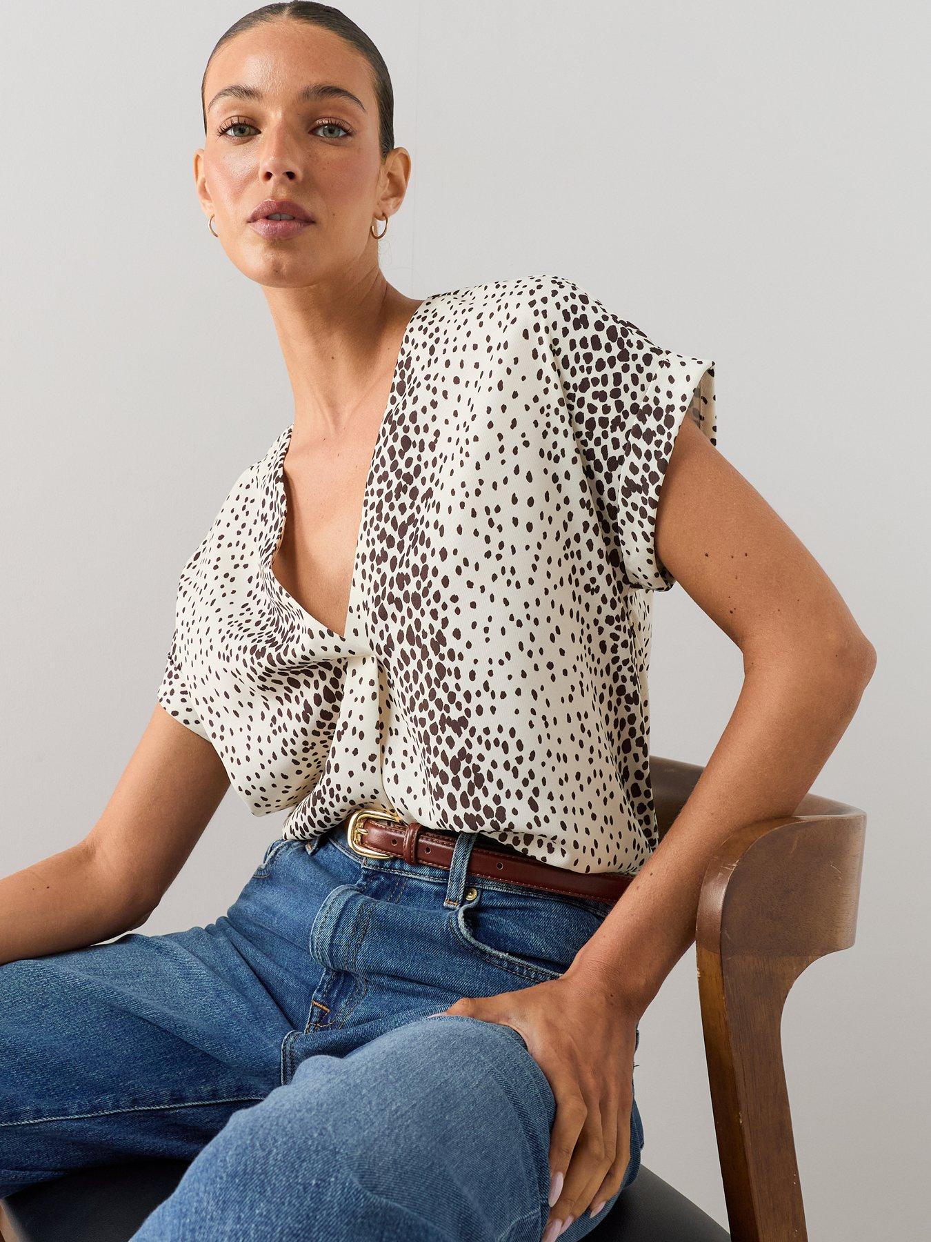 Image 4 of 7 of The Very Collection Printed V- Neck Blouse