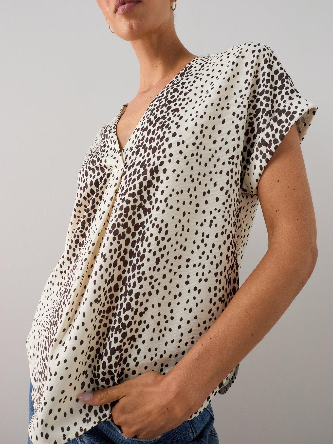 Image 6 of 7 of The Very Collection Printed V- Neck Blouse