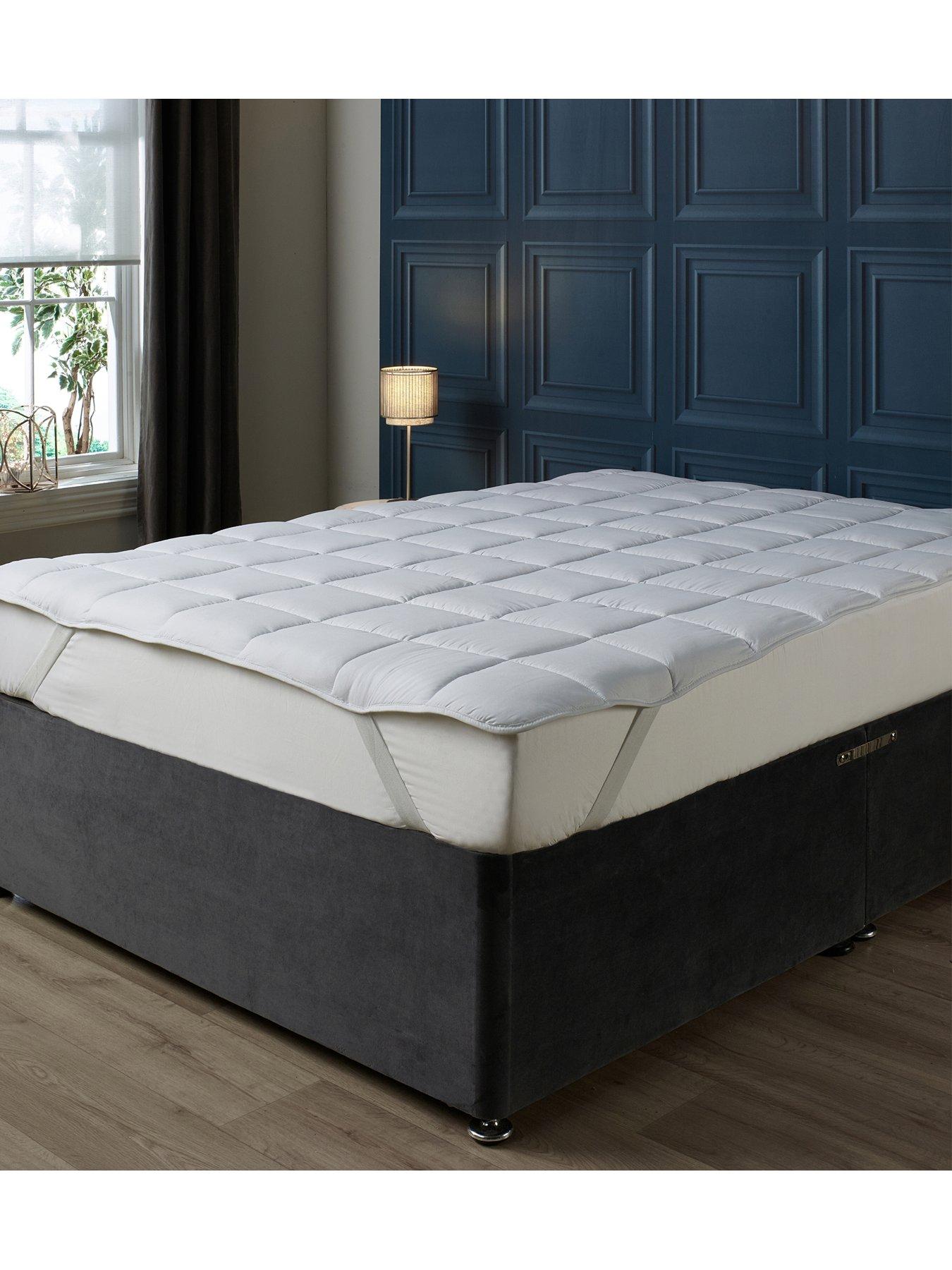 Image 4 of 5 of The Very Collection Anti-allergy 10.5 Tog Bed Bundle