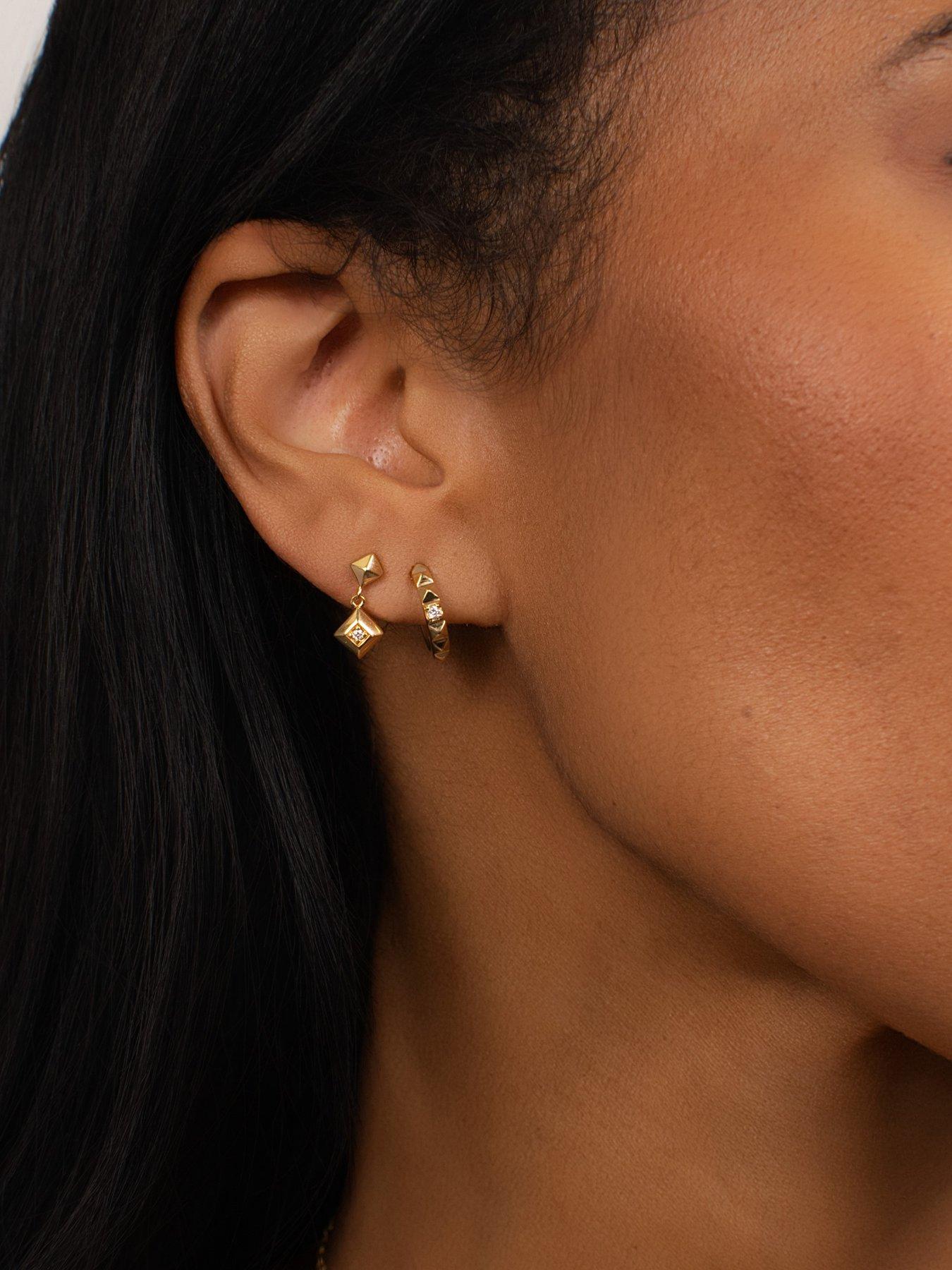 kleora-pyramid-modern-electrum-diamond-pyramid-hoop-earringsoutfit