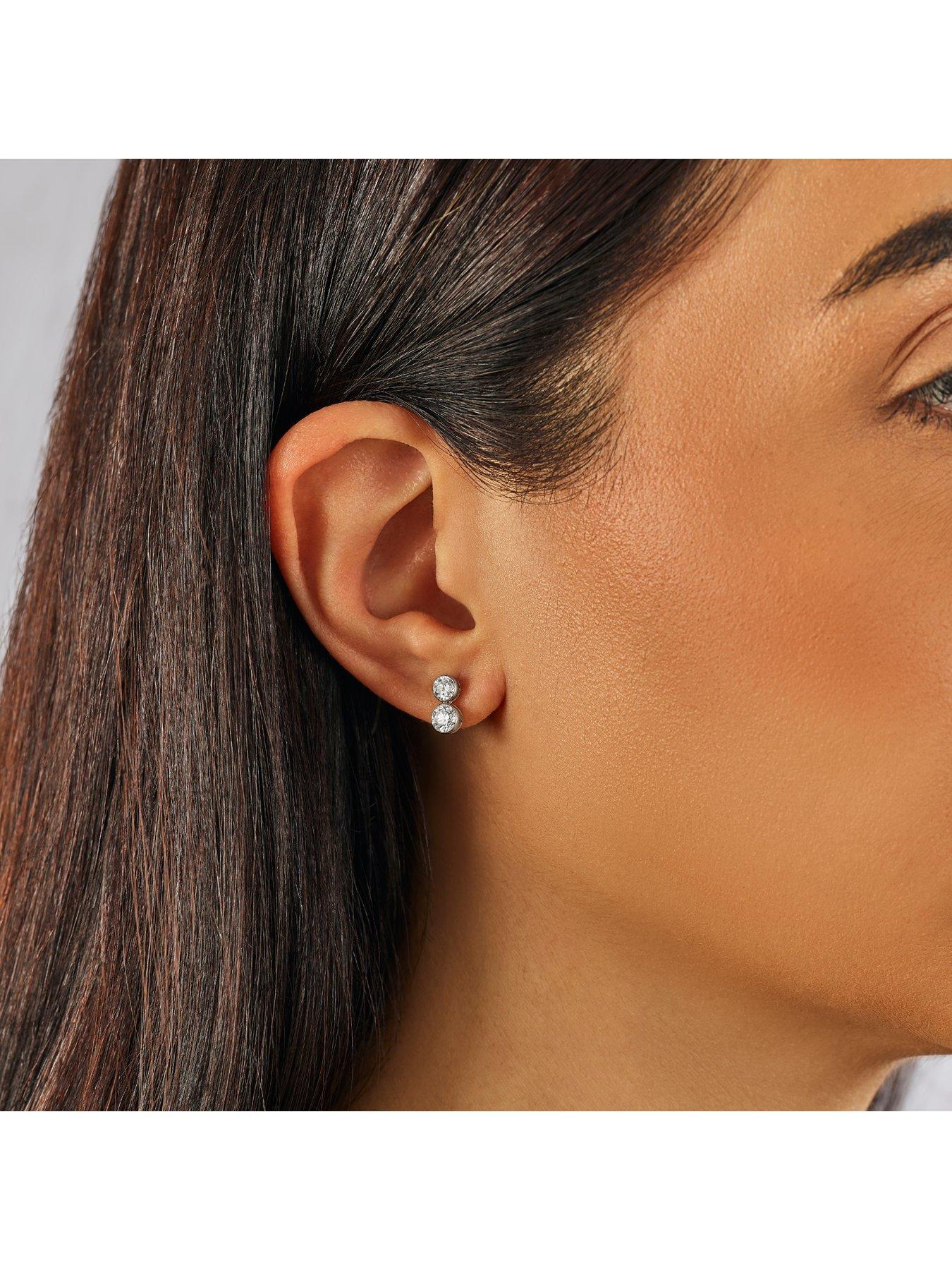 Image 4 of 6 of Harriet Sterling Silver 1ct Lab-Grown Diamond Graduated Dew Drop Stud Earrings