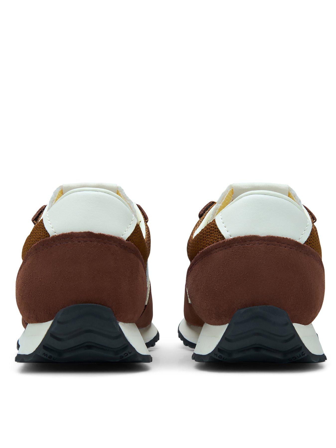 Image 3 of 7 of New Balance Unisex 471 Trainers - Brown