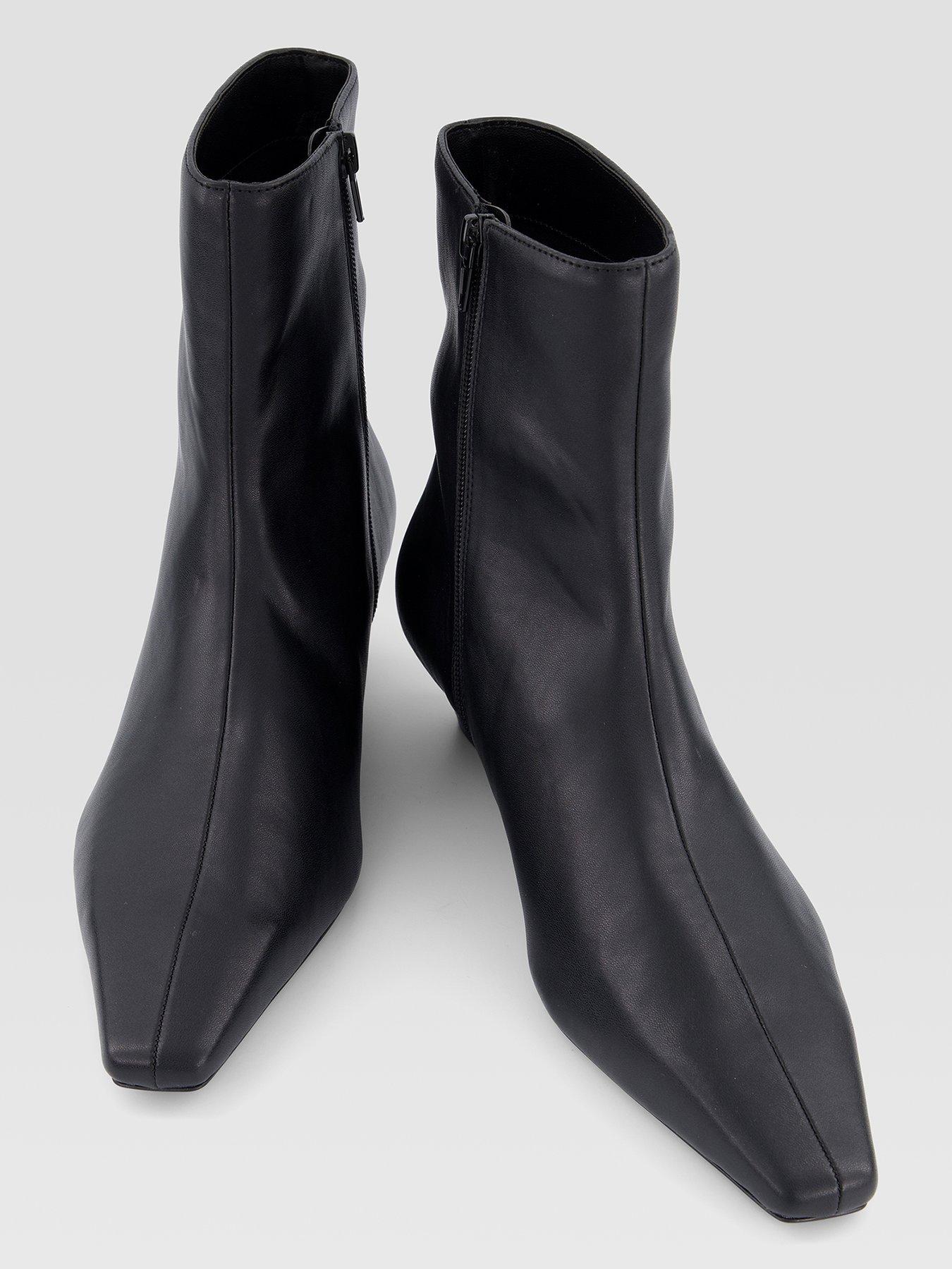 Image 3 of 7 of The Very Collection Womens Pointed Toe Wedge Ankle Boot - Black