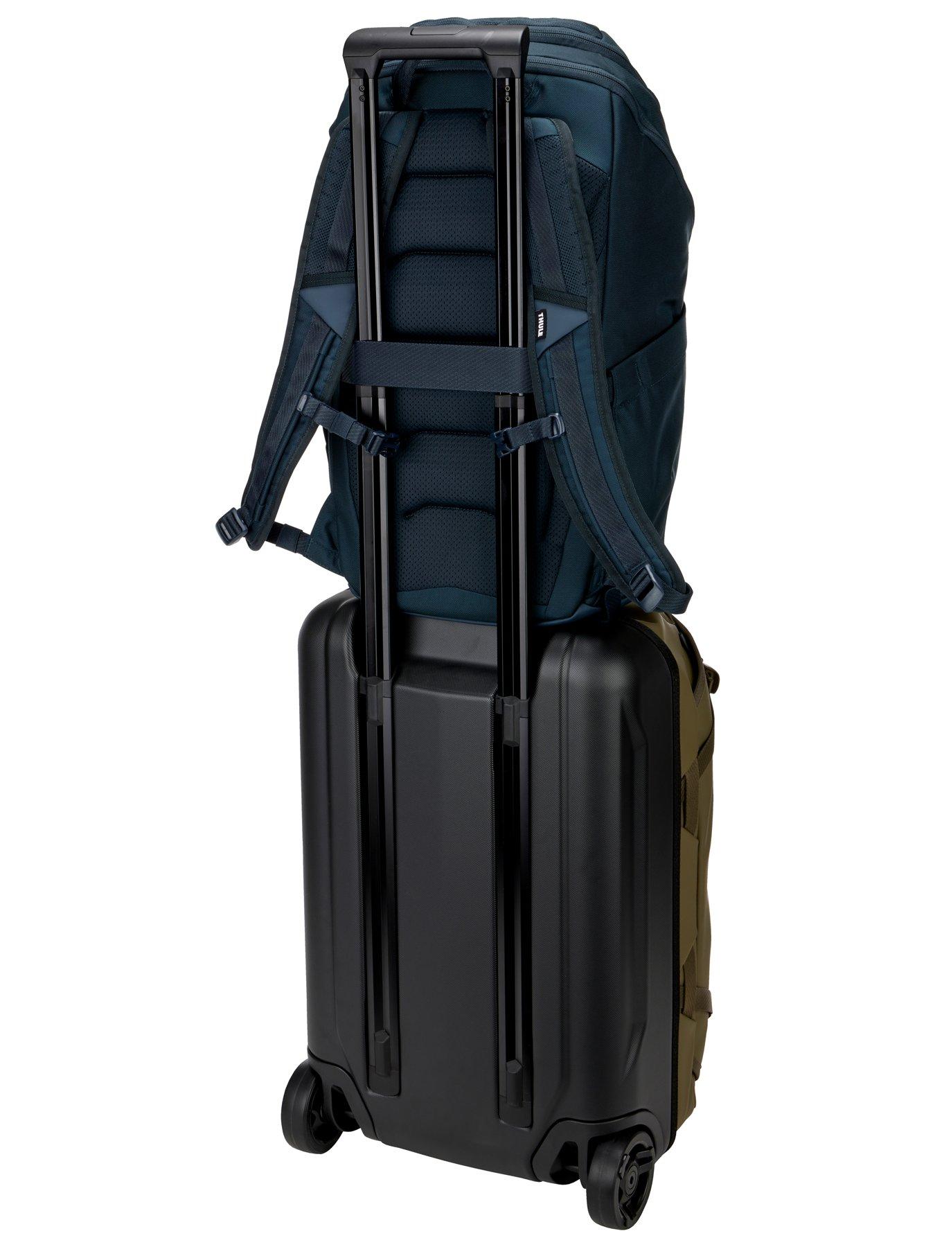 thule-thule-chasm-backpack-26l-darkest-bluedetail