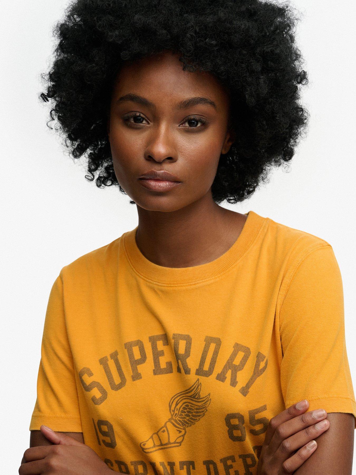 superdry-vintage-prep-t-shirt-goldoutfit