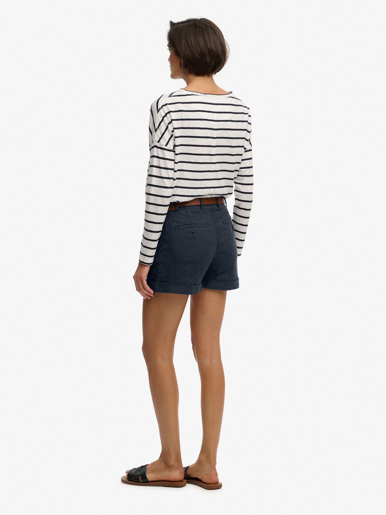 superdry-mid-rise-linen-shortoutfit