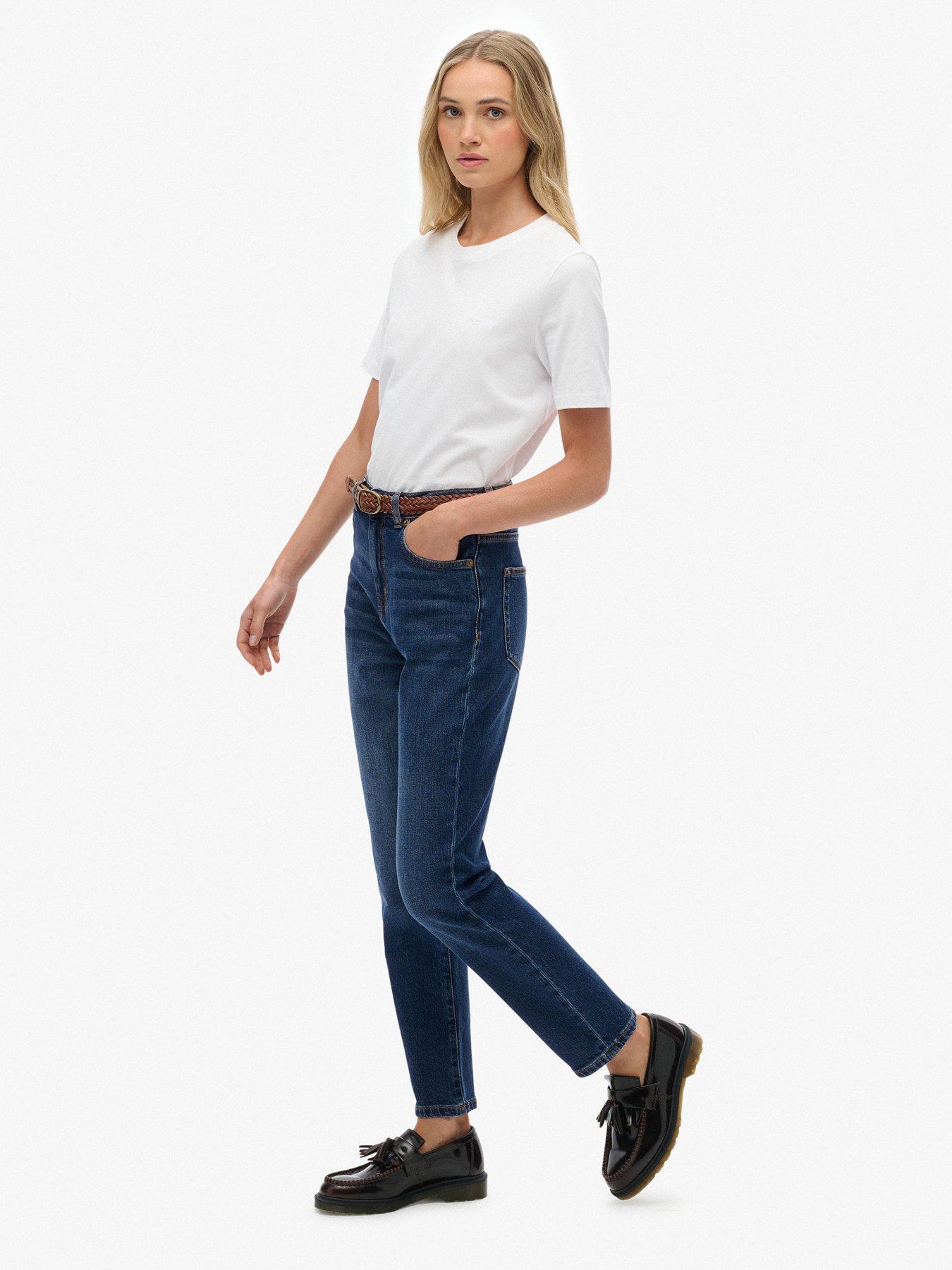 superdry-high-rise-mom-jeanoutfit