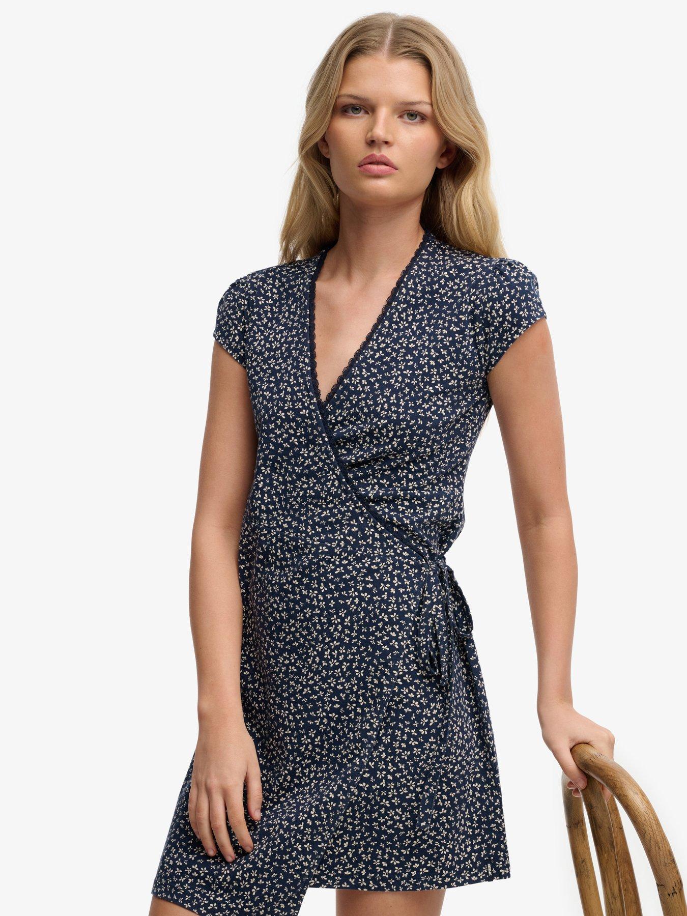 superdry-athletic-essential-wrap-dressdetail