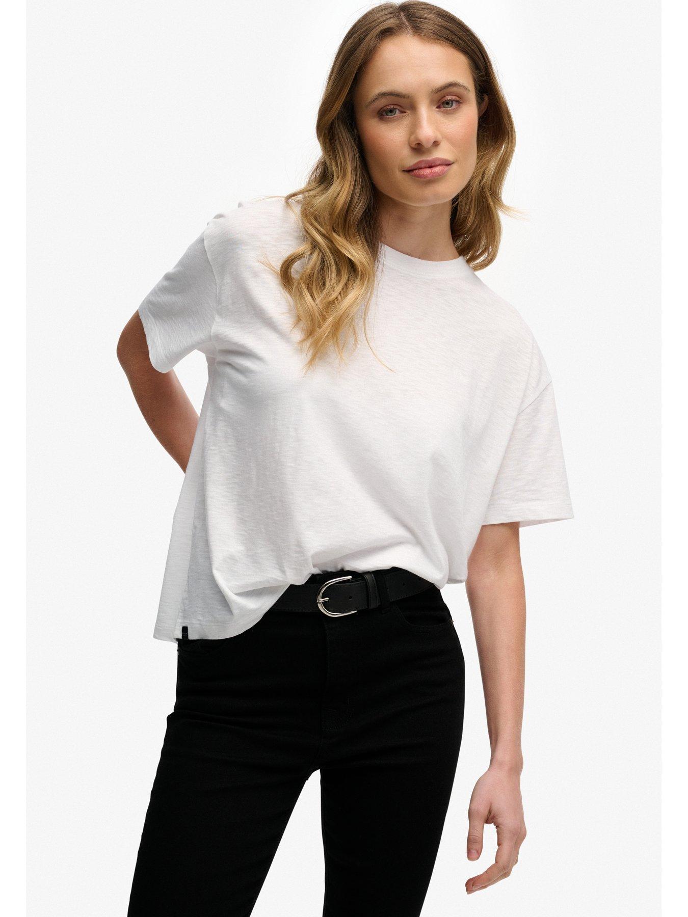 superdry-studios-crew-teeoutfit