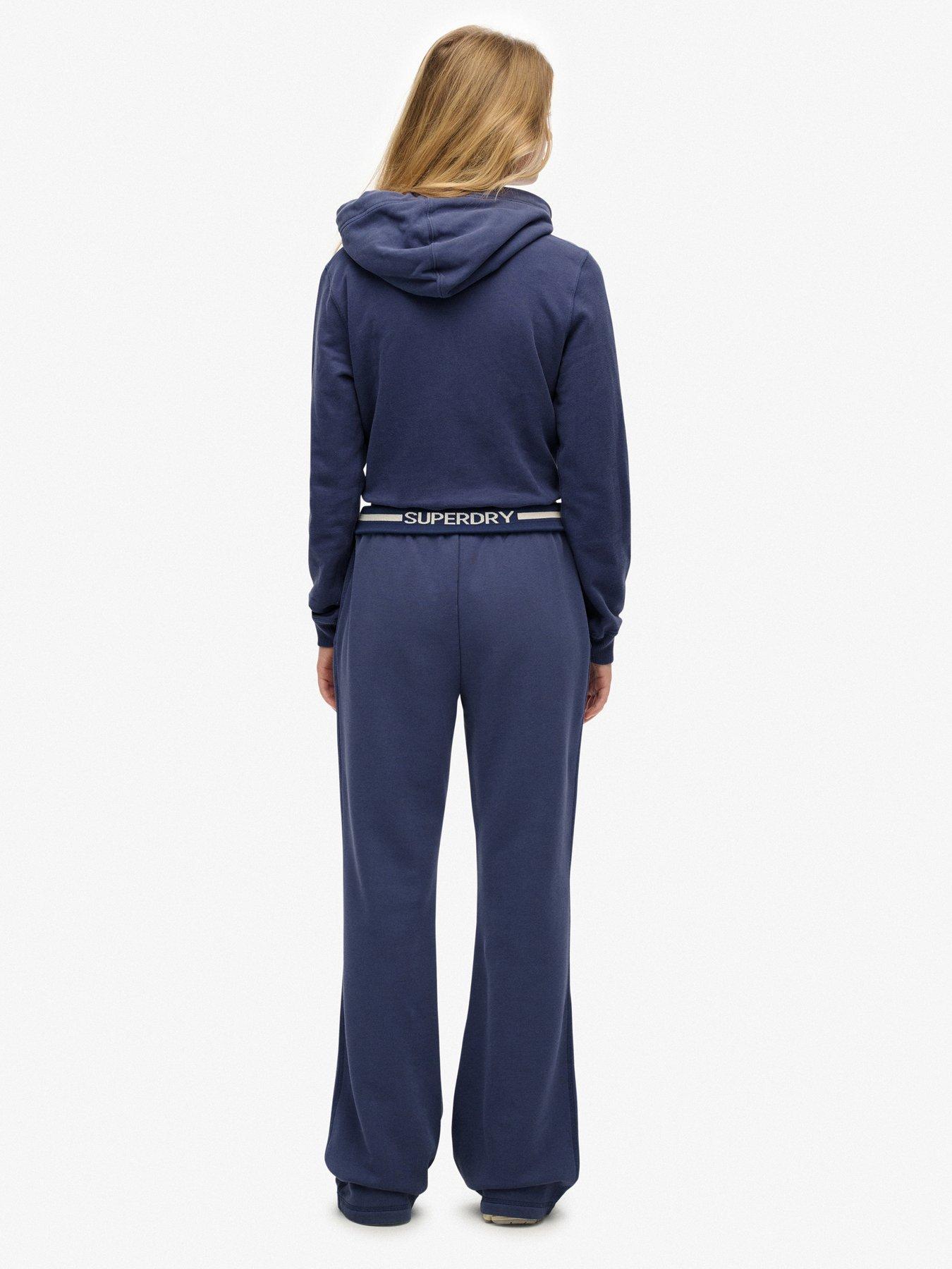 superdry-essential-logo-flare-joggers-navyoutfit