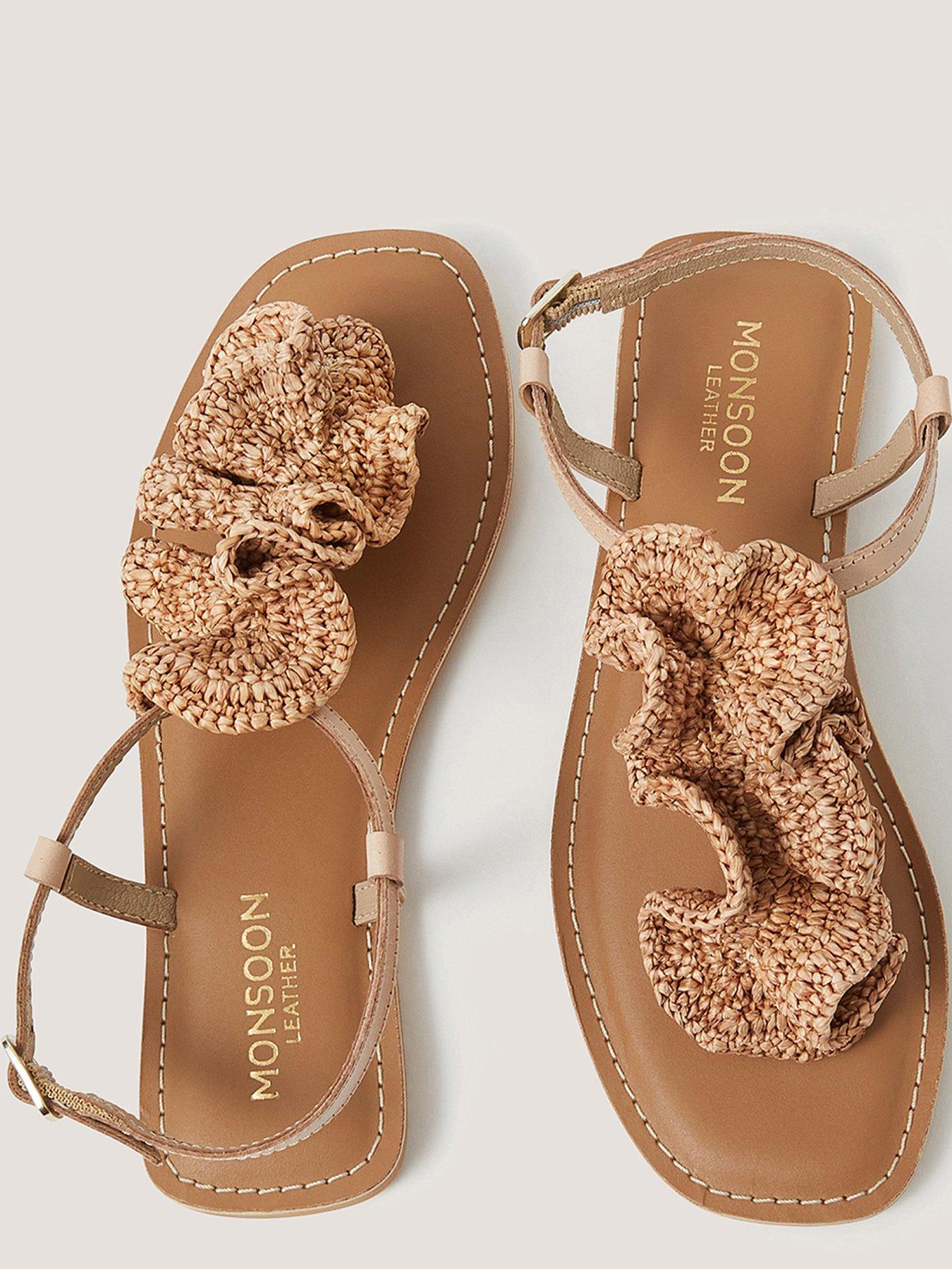 monsoon-rosa-raffia-thong-sandaloutfit