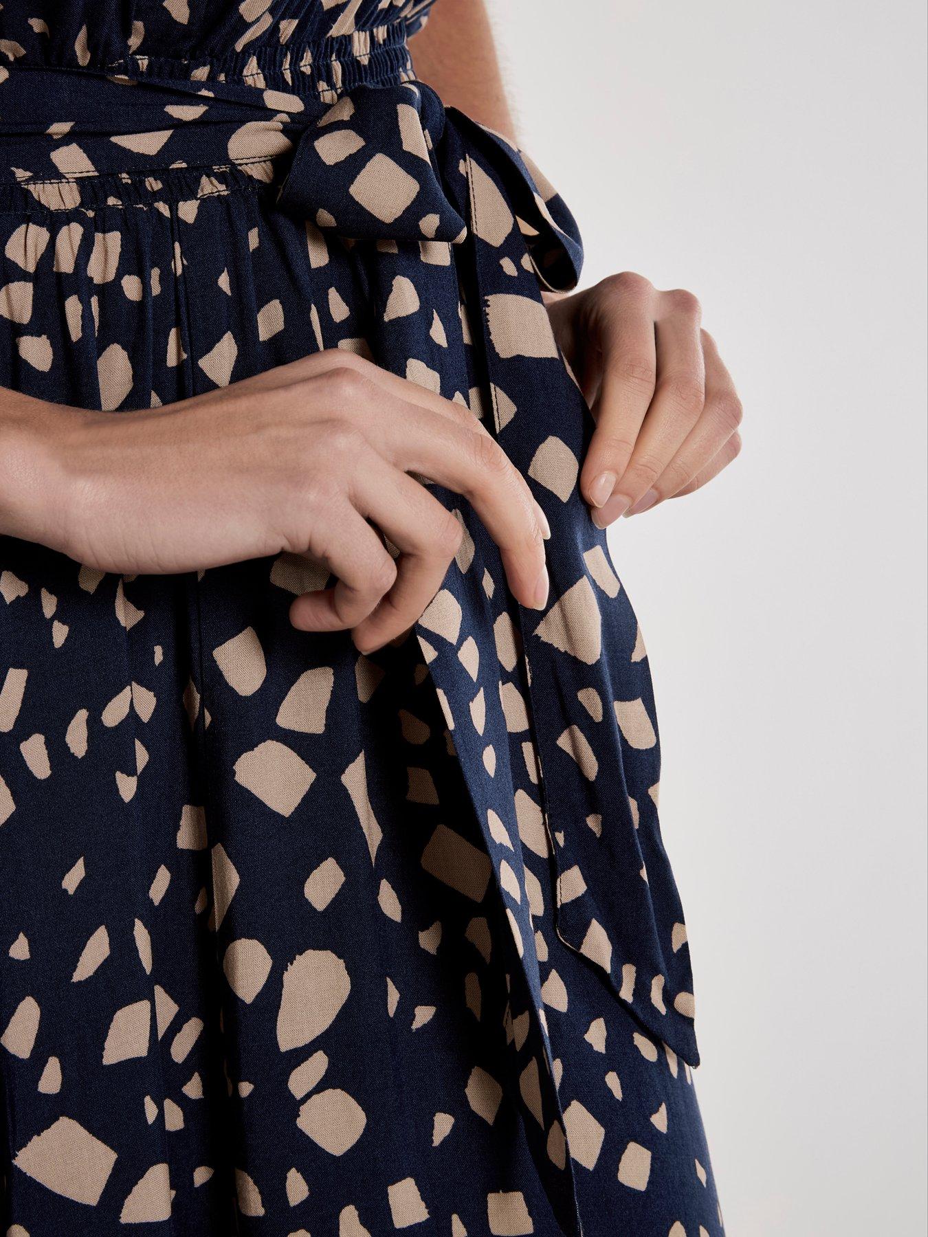 apricot-scattered-squares-midi-dressdetail
