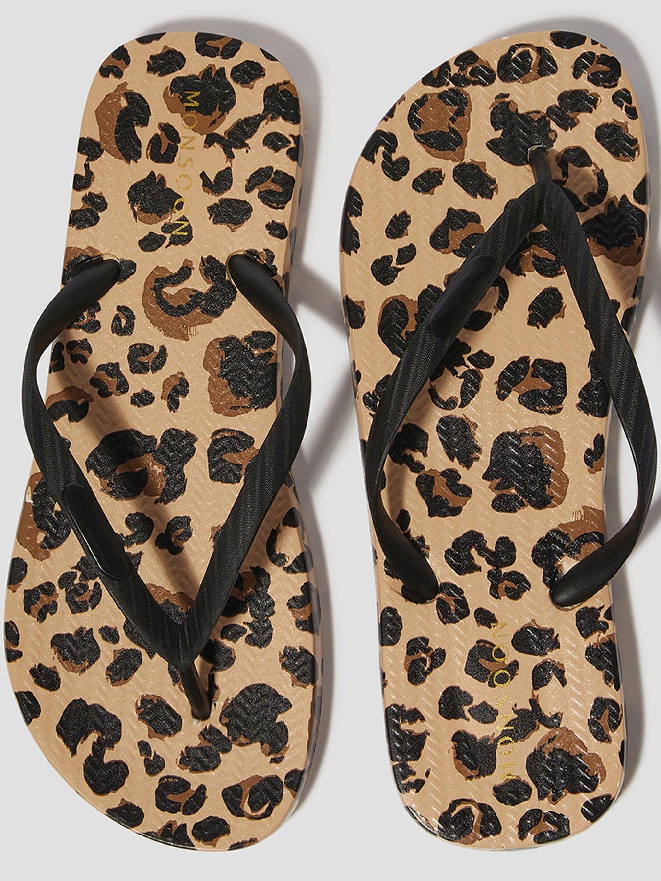 monsoon-eva-leopard-flip-flopoutfit