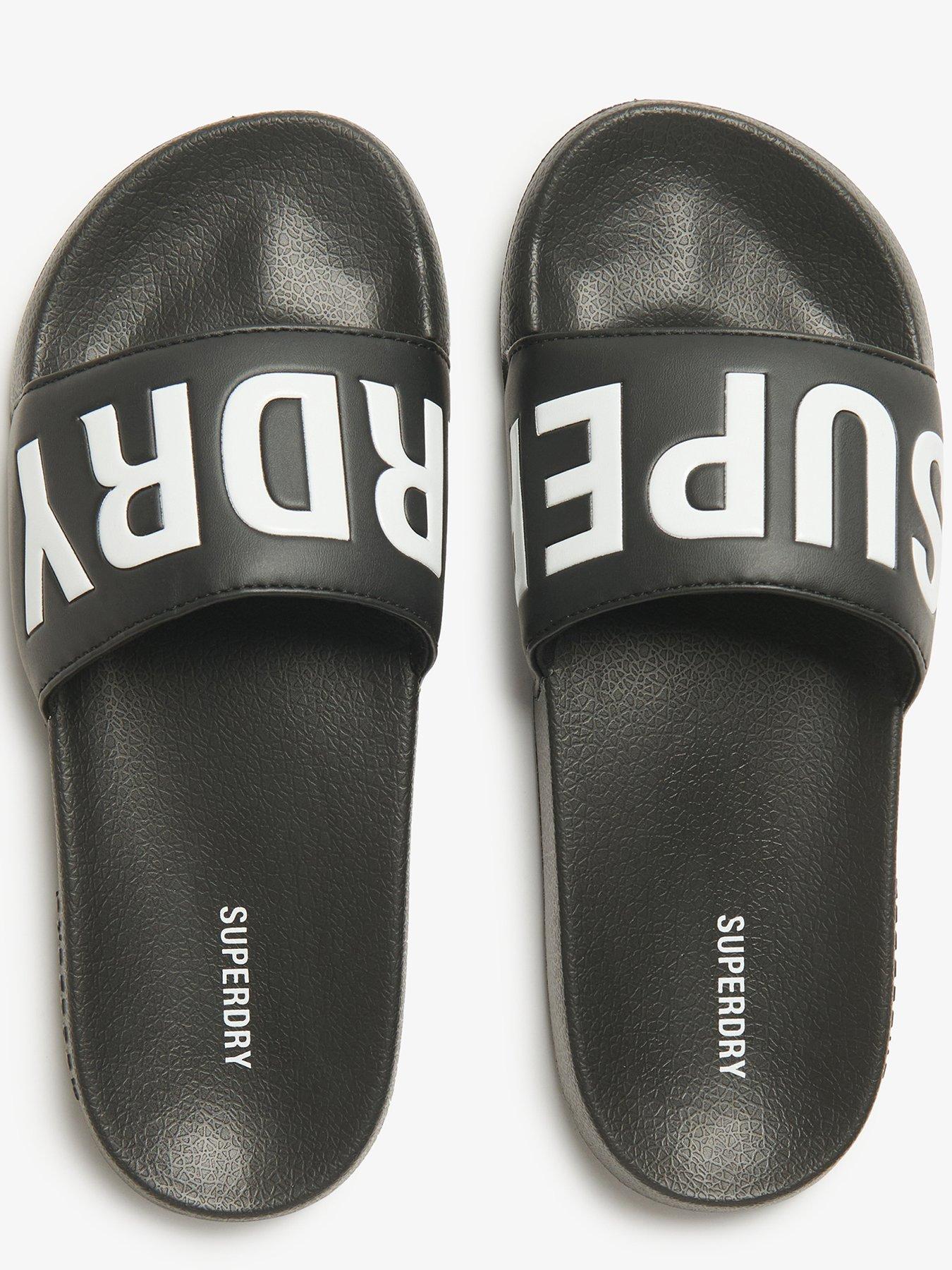 superdry-pool-slideoutfit