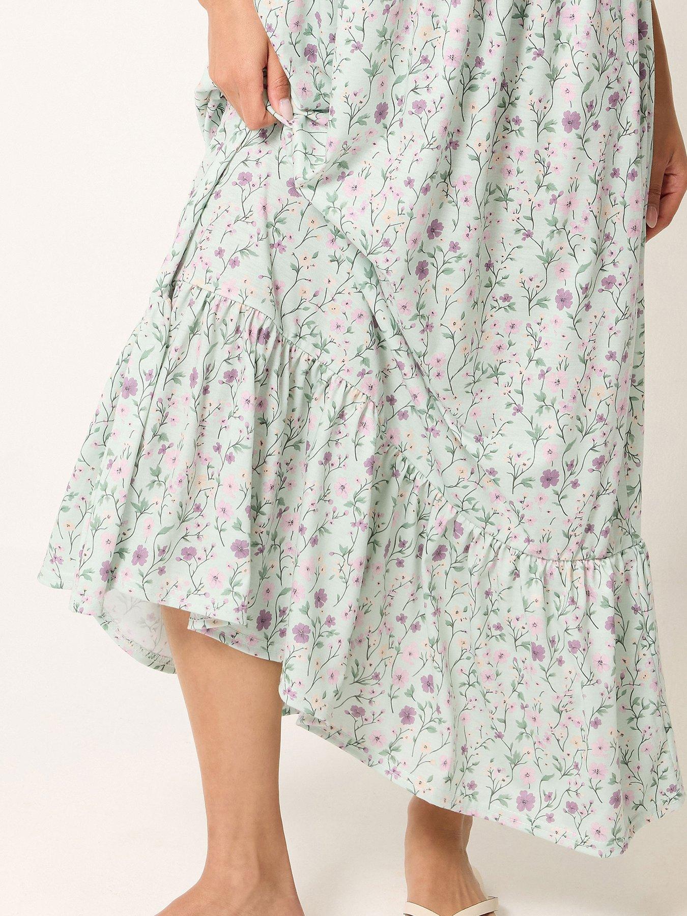 Image 4 of 5 of PixieGirl Petite Puff Frill Sleeve Maxi Dress - Green