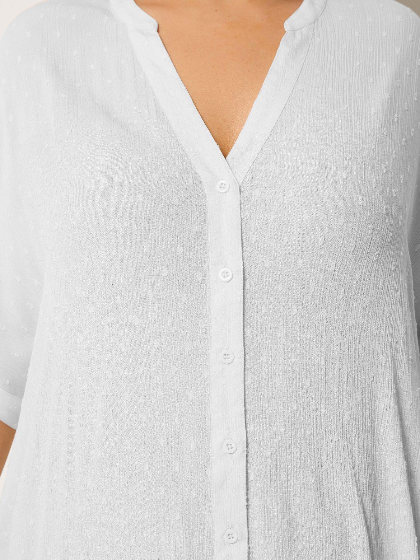 Image 4 of 5 of Yours Curve Printed Crinkle Notchneck Top