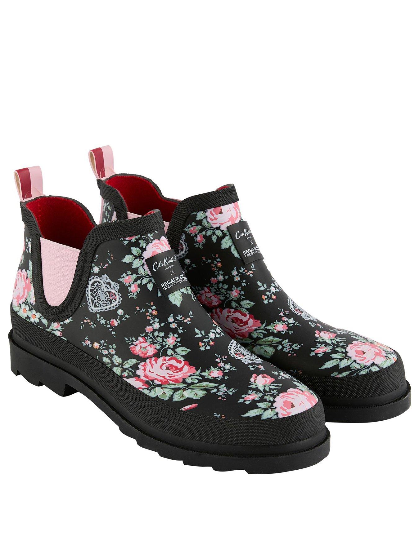 regatta-ladies-cath-kidston-low-welly-black-hackney-rosestillFront