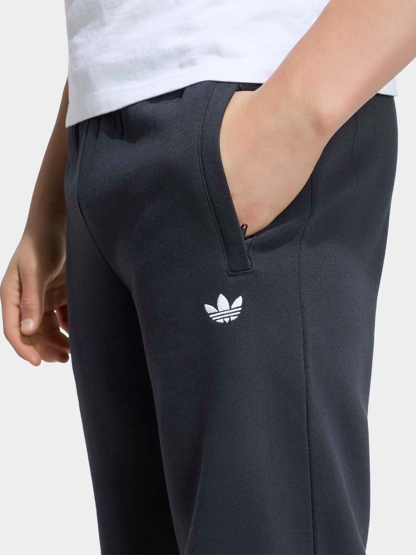 Image 7 of 7 of adidas Originals Junior Oversized Jogger - Black