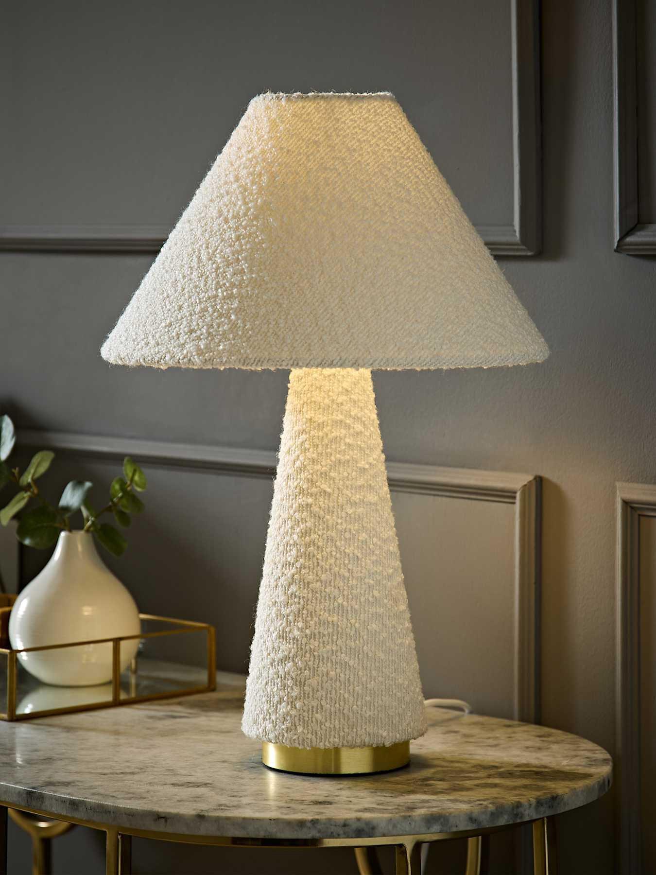 valuelights-martha-conical-cream-boucle-table-lampfront
