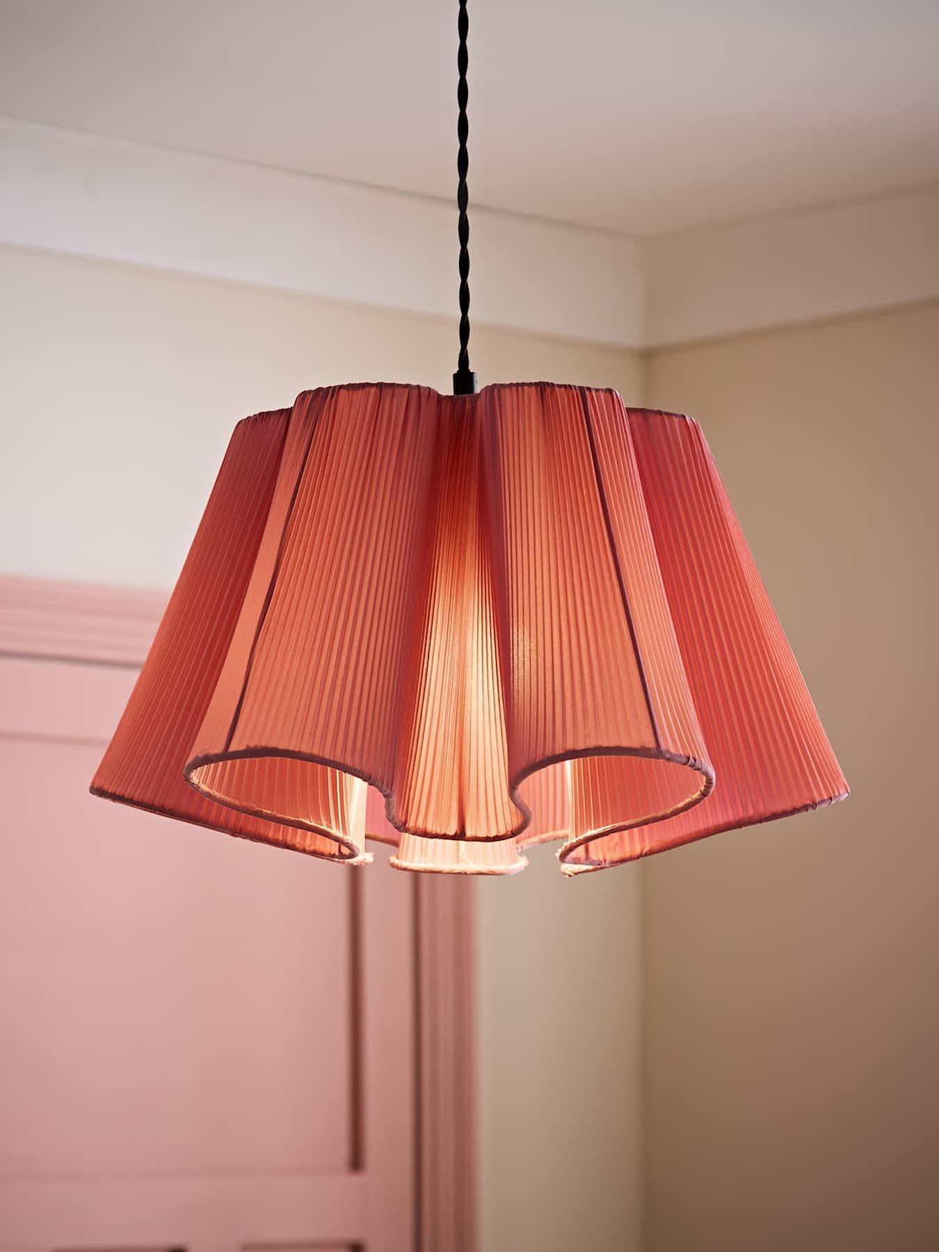 ValueLights Jemima Pink Pleated Scalloped Easy Fit Lamp Shade