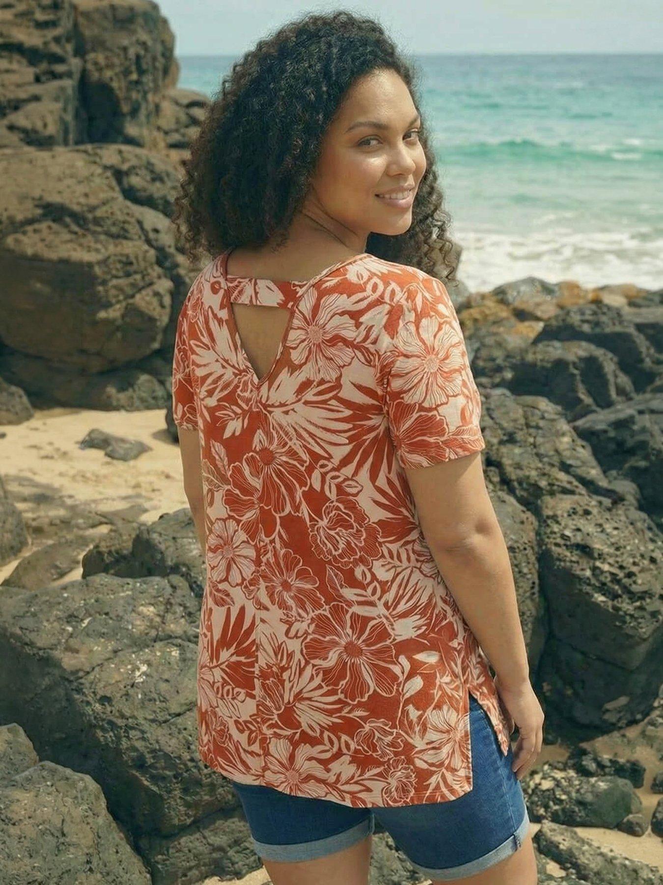 Roman Curve Leaf Print Bar Back Top