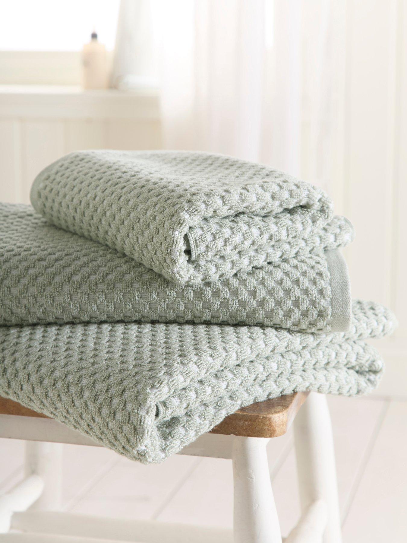 Image 4 of 4 of Dreams & Drapes Popcorn Check Towel Collection Green