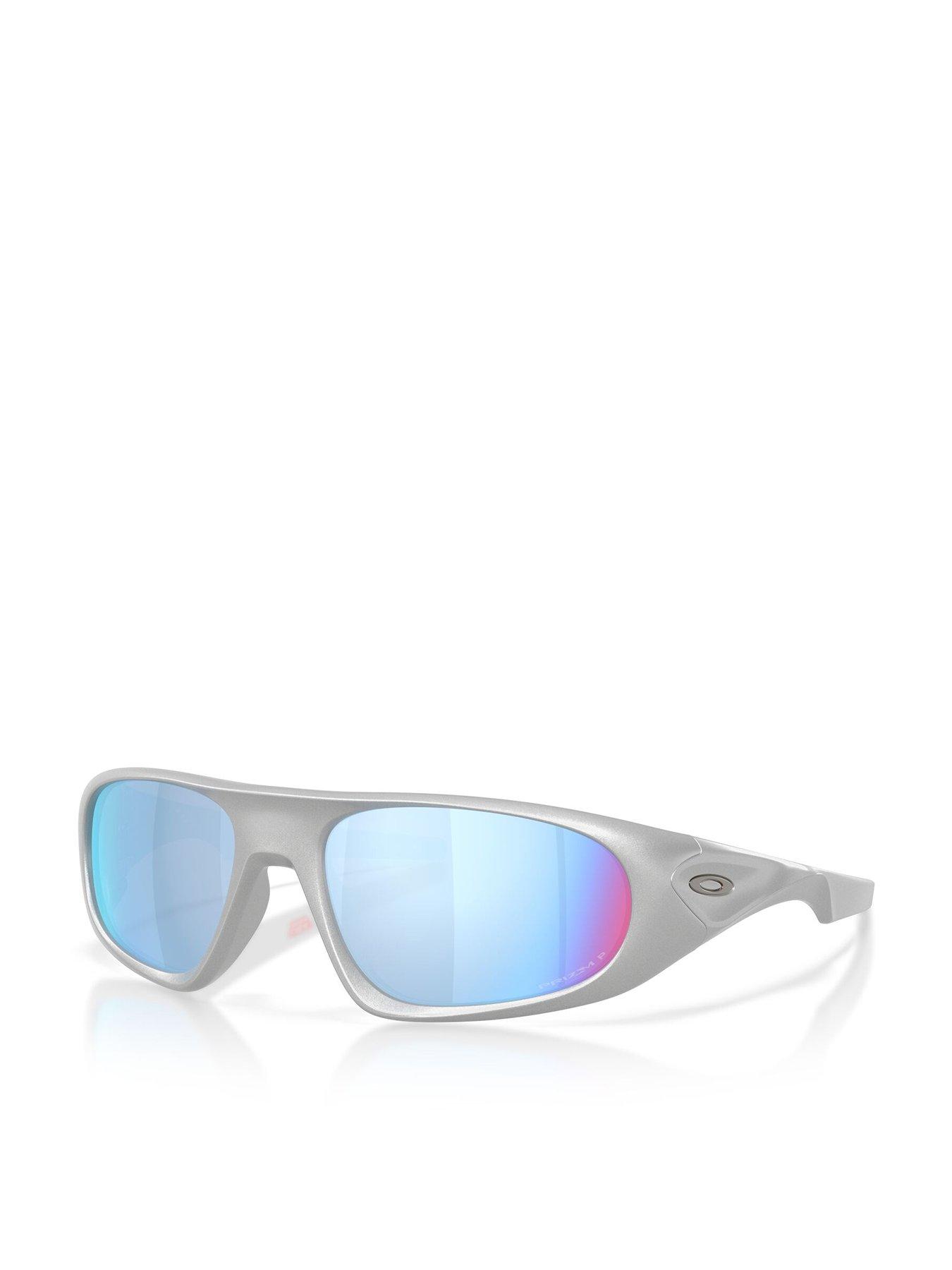 Oakley 0Oo9528 Rectangular Sunglasses - Silver