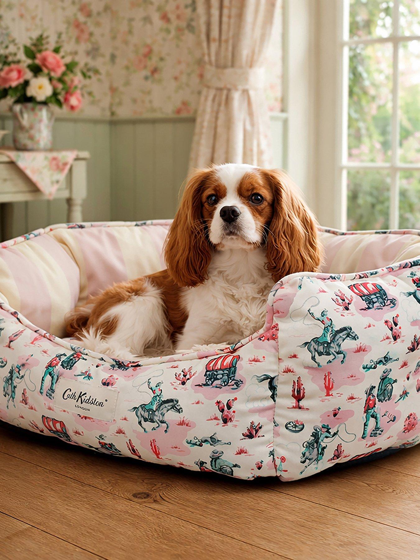 Cath Kidston Cowgirl Scallop Bed Small/Medium - Large/Extra Large in Pink