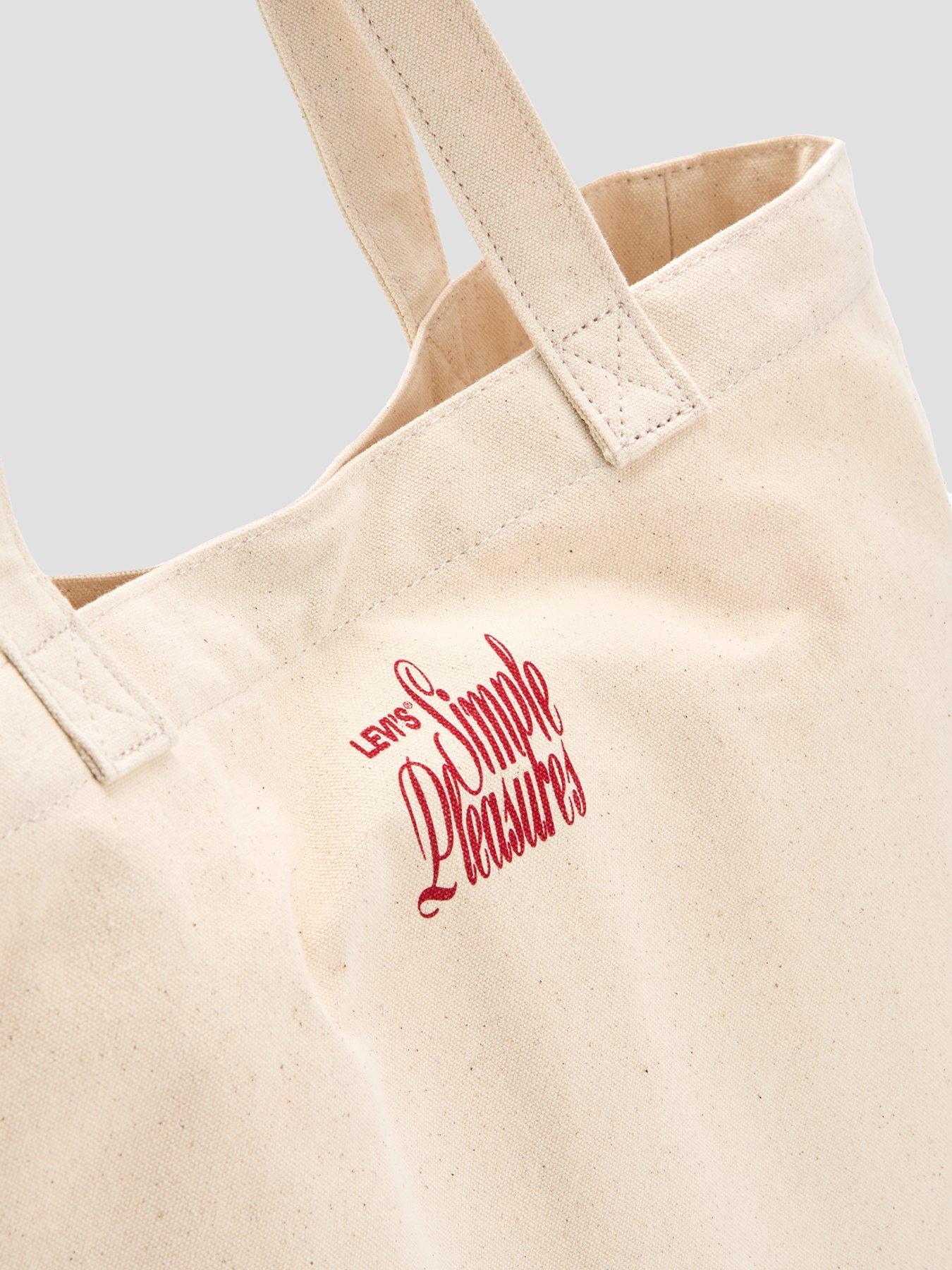 Image 4 of 6 of Levi's Everyday Graphic Tote