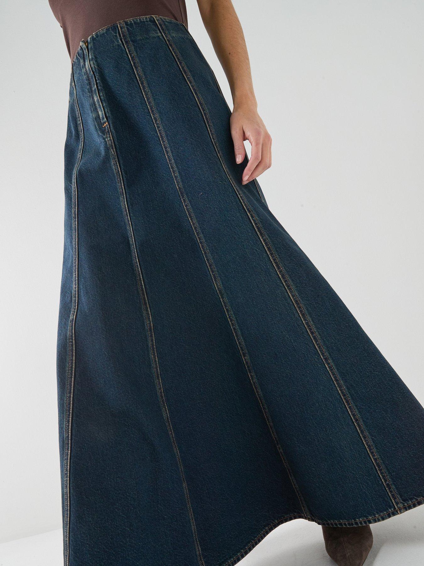 Image 6 of 6 of Levi's Seamed Flare Skirt - Blue