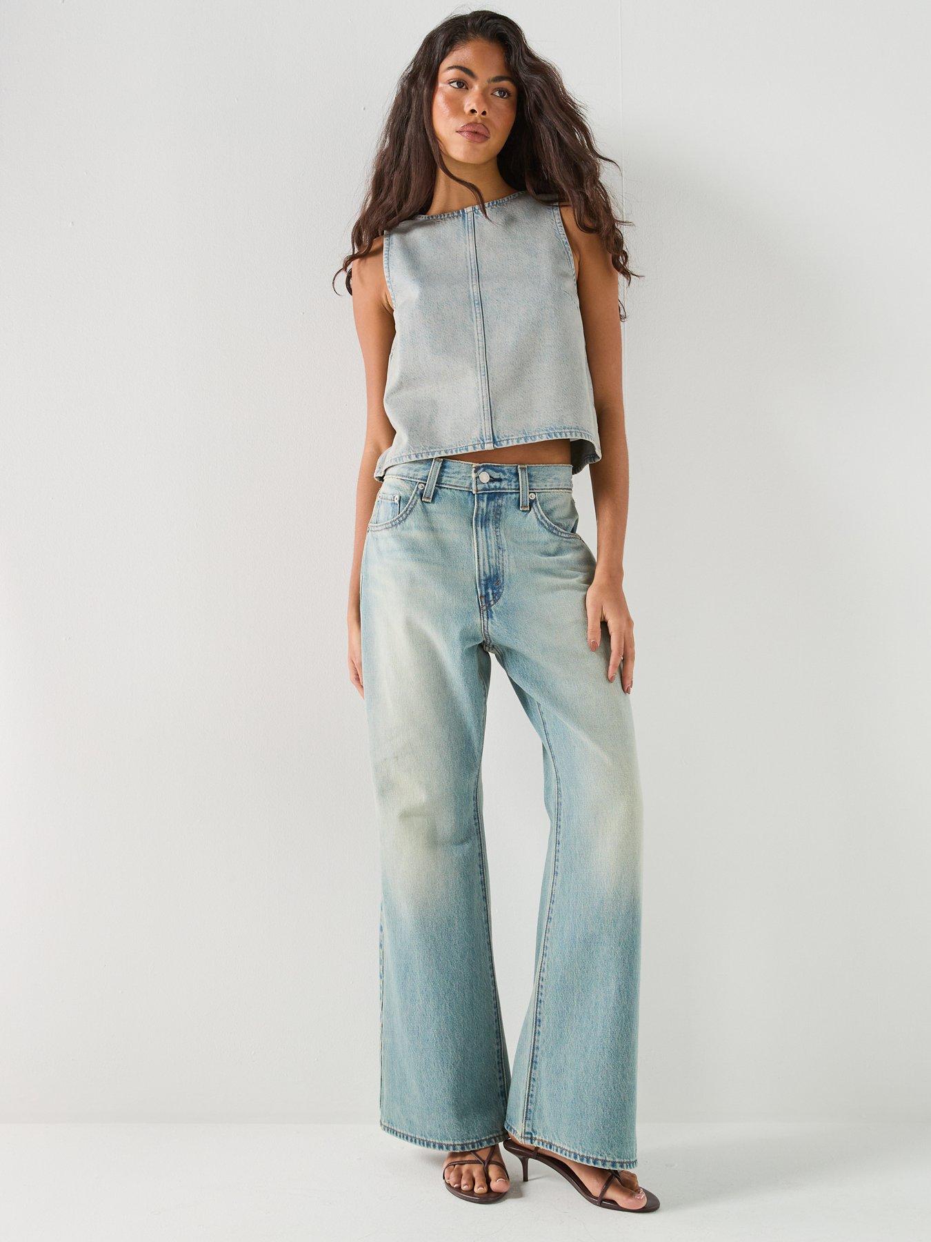 Image 3 of 6 of Levi's Cinch Flare