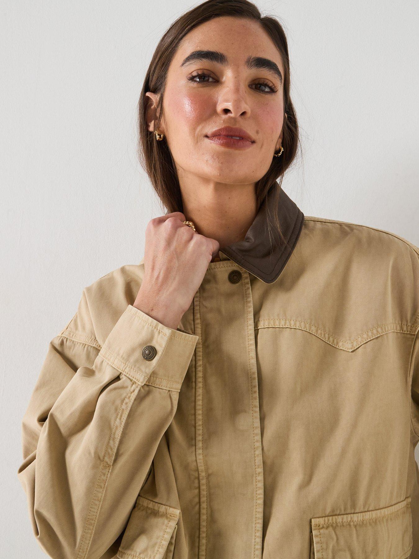 Image 4 of 6 of Levi's Winnie Western Barn Jacket - Beige