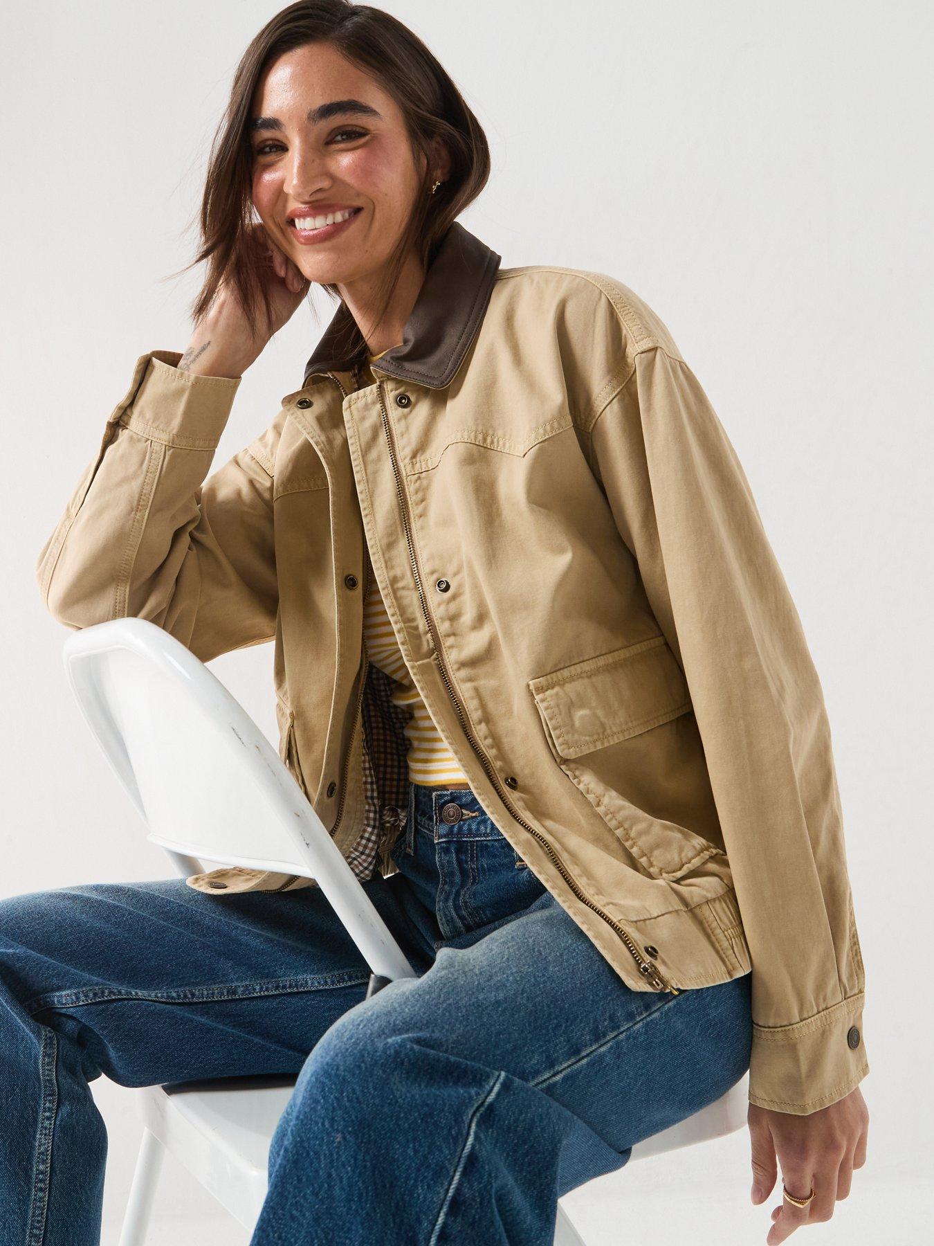 Image 6 of 6 of Levi's Winnie Western Barn Jacket - Beige