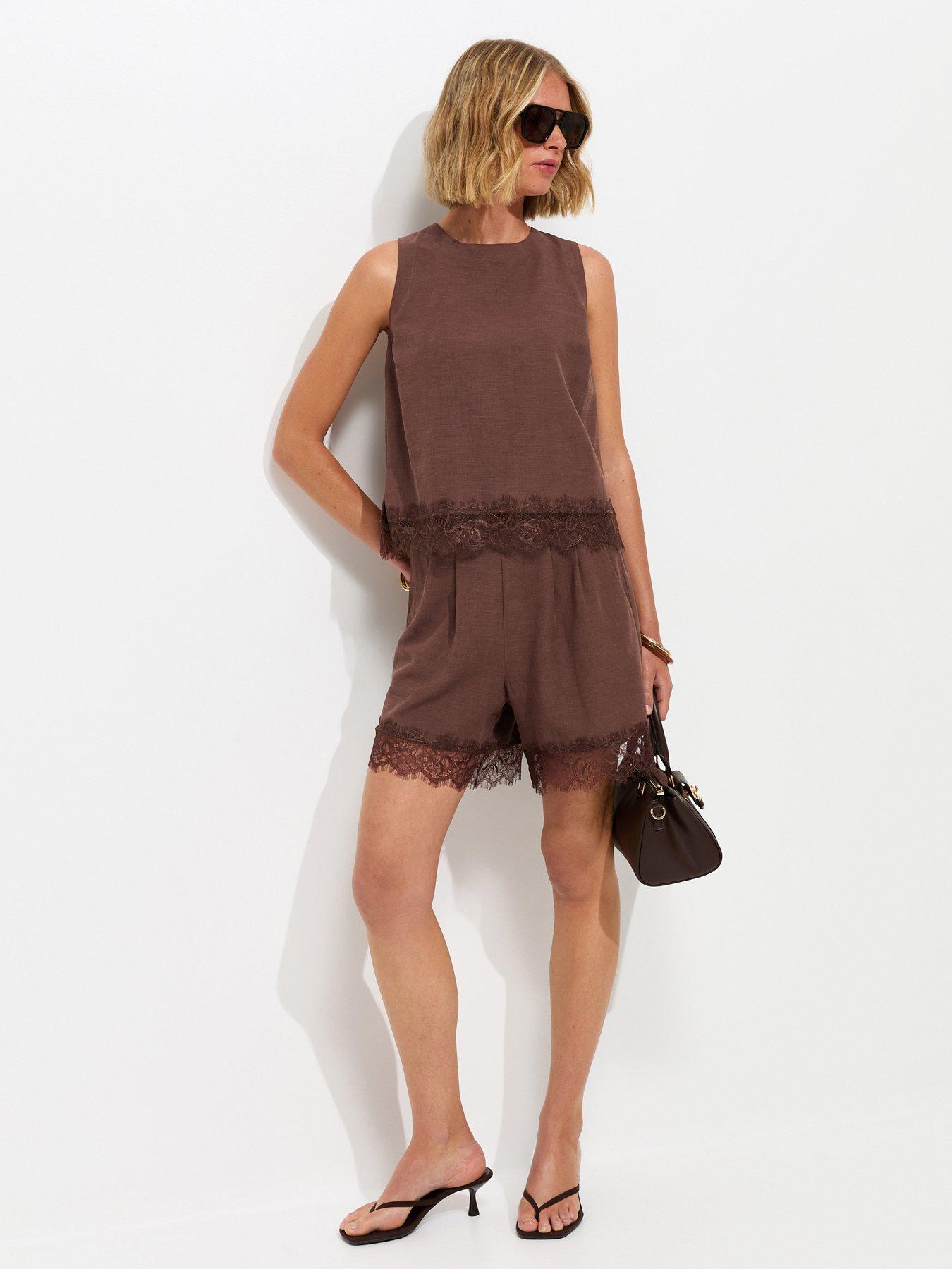 New Look Cotton Lace Hem Shorts - Brown