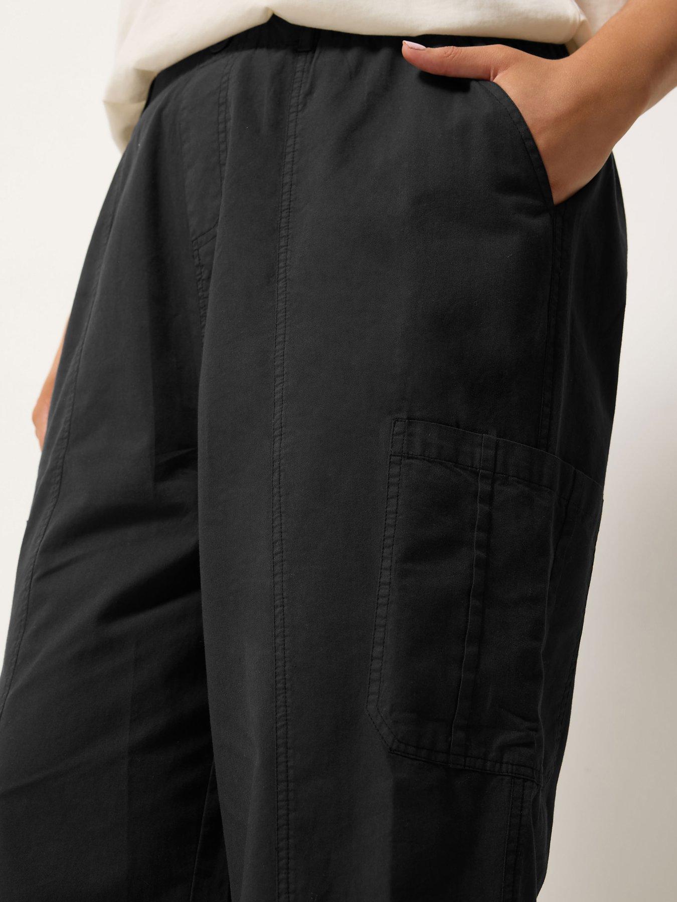 Image 4 of 4 of Yours Curve Woven Cargo Crop Trouser - Black
