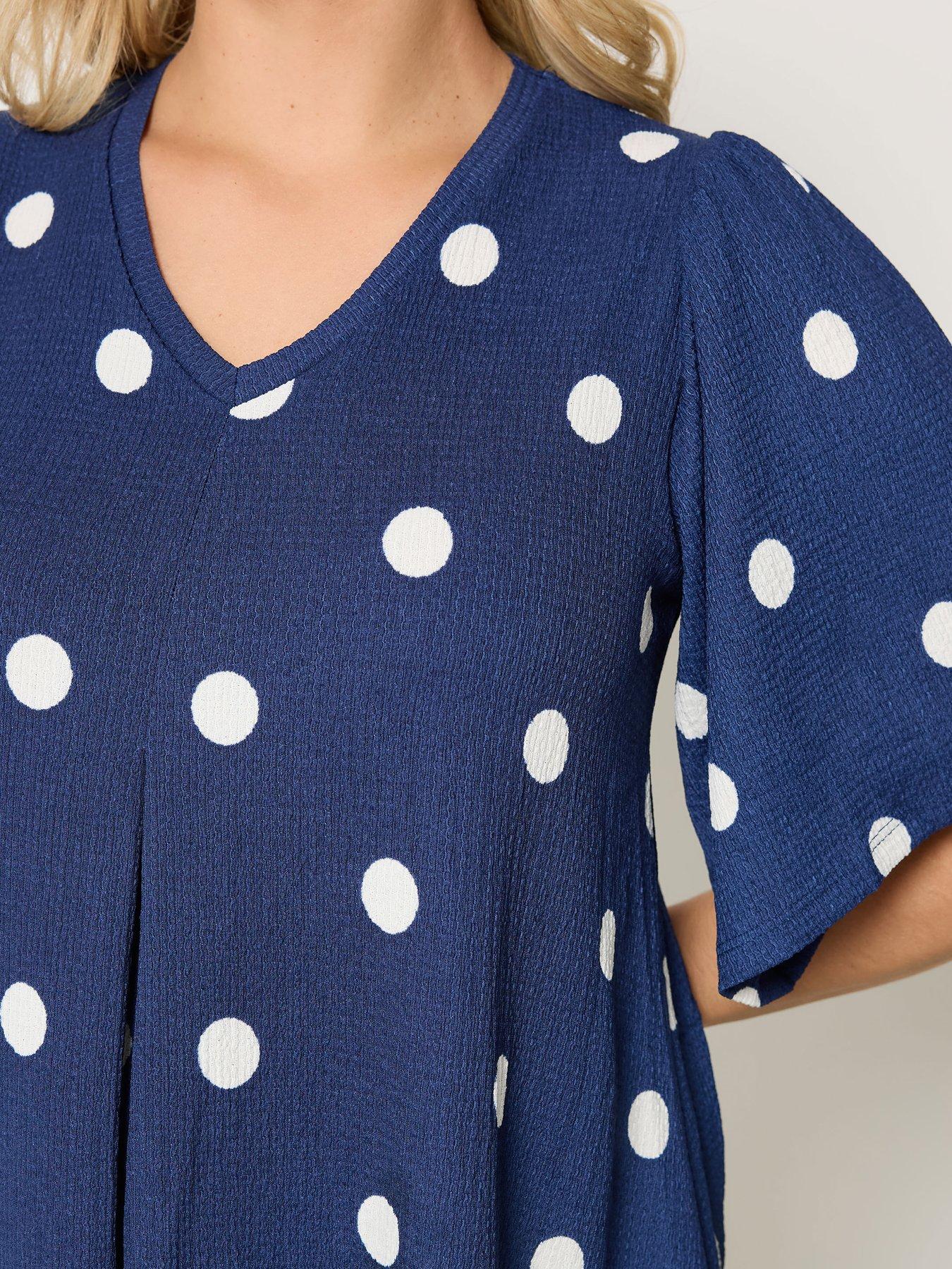 Image 4 of 4 of Yours Curve Textured Spot Print Pleat Front T-Shirt - Blue