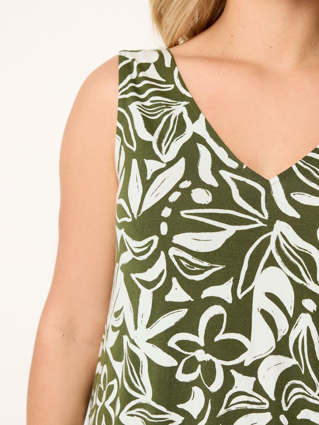 Image 4 of 4 of Yours Curve Printed Swing Vest - Green