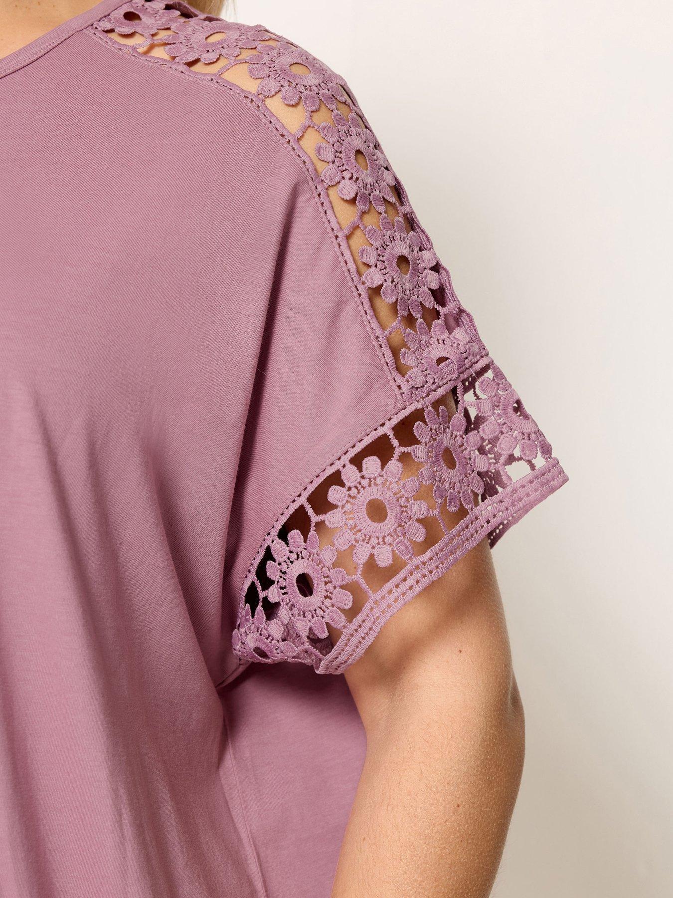 Image 4 of 4 of Yours Curve Boxy Crochet T-Shirt - Pink